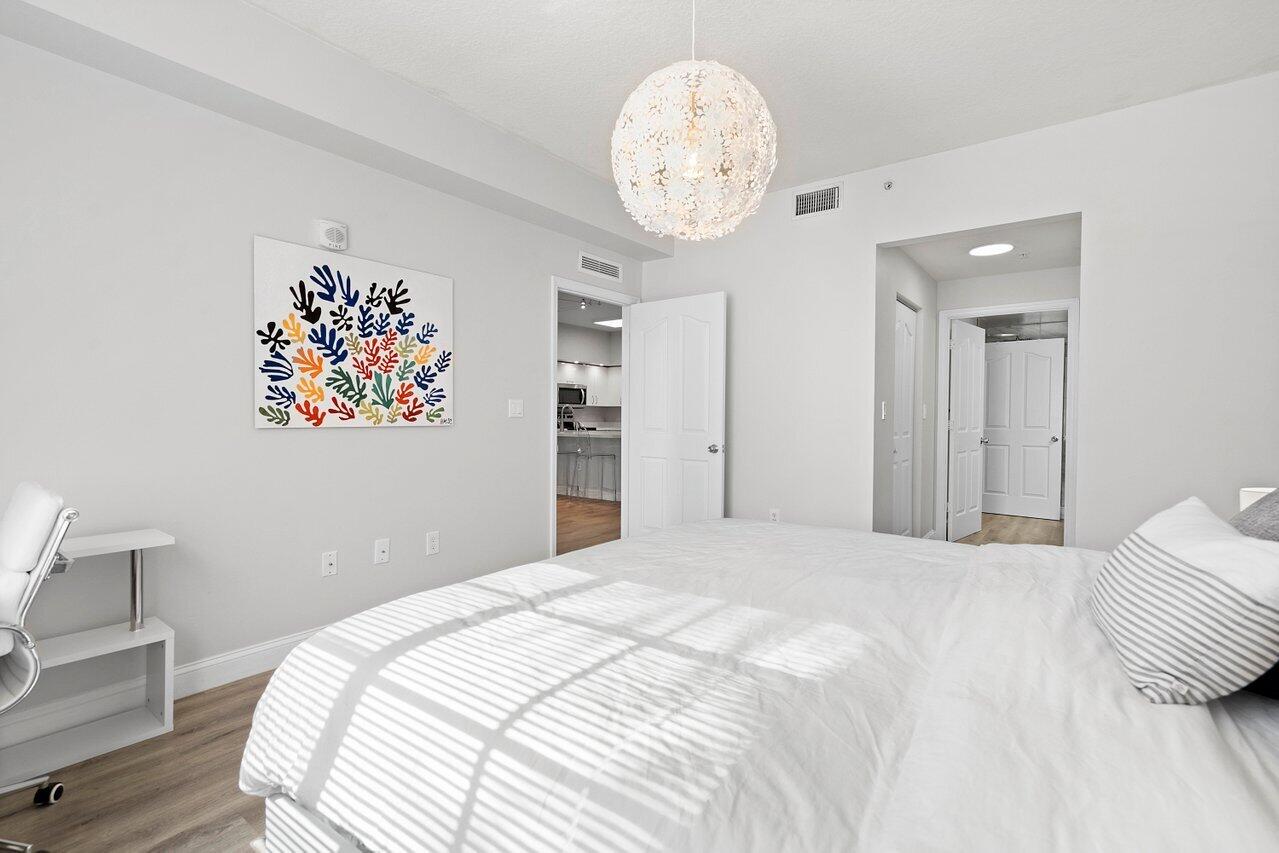 250 NE 3rd Avenue Unit: 1306