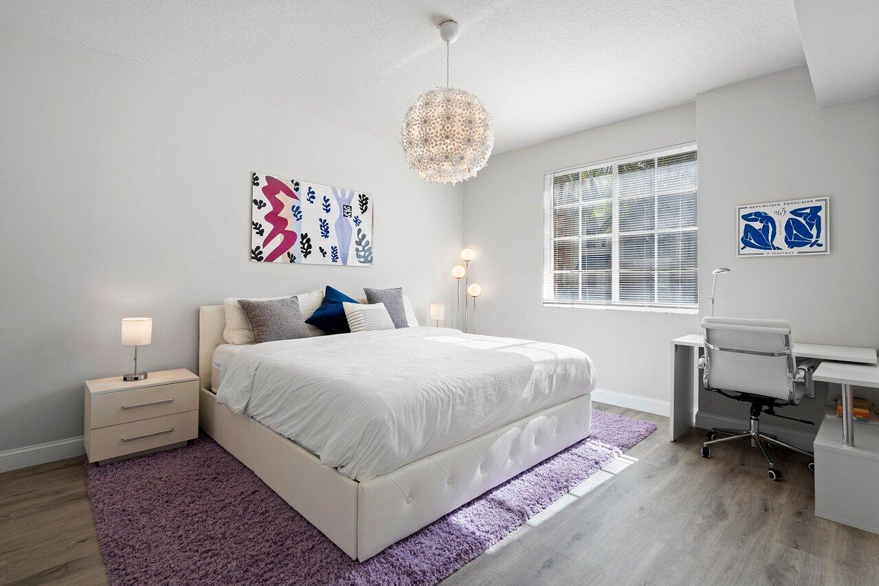 250 NE 3rd Avenue Unit: 1306