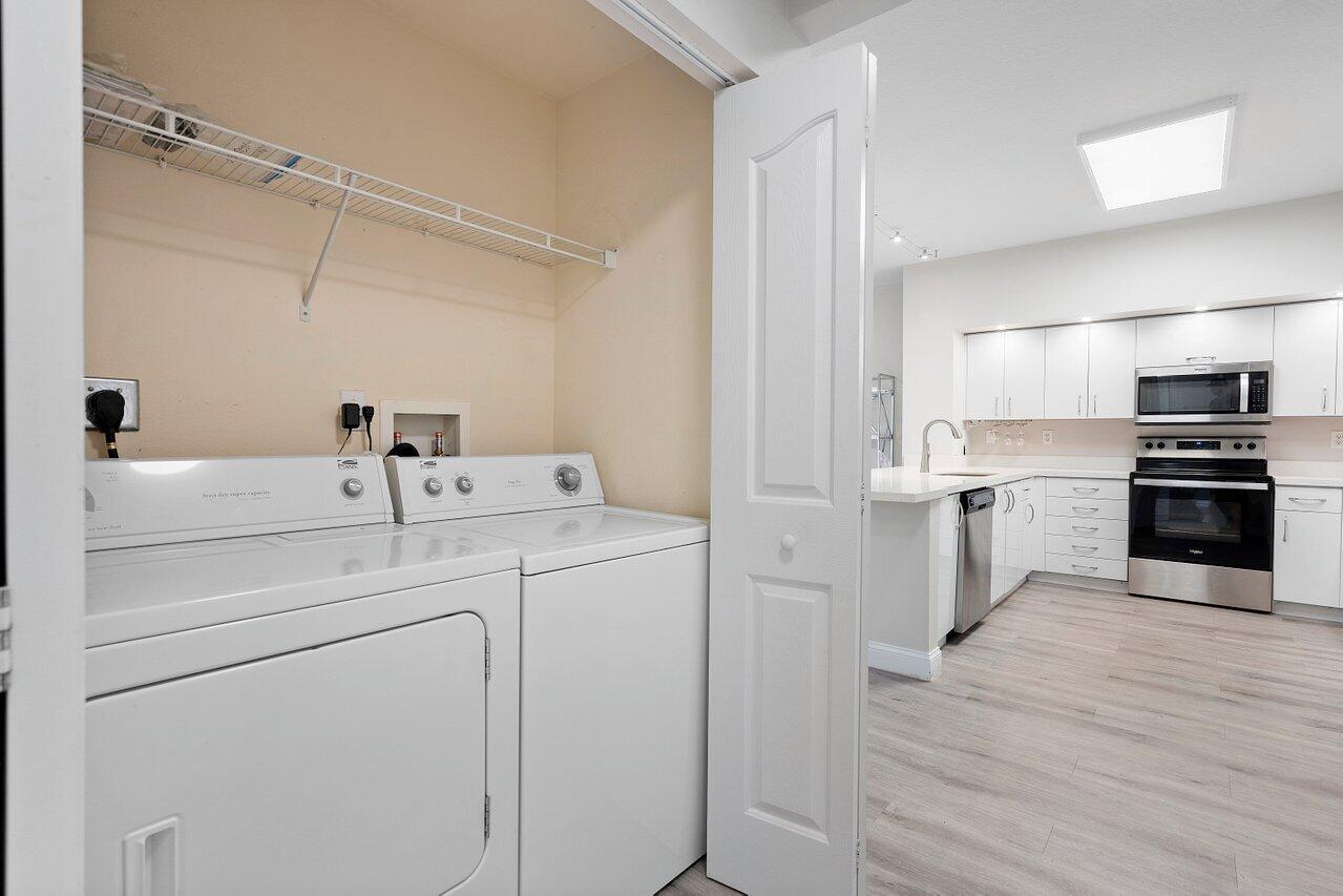 250 NE 3rd Avenue Unit: 1306