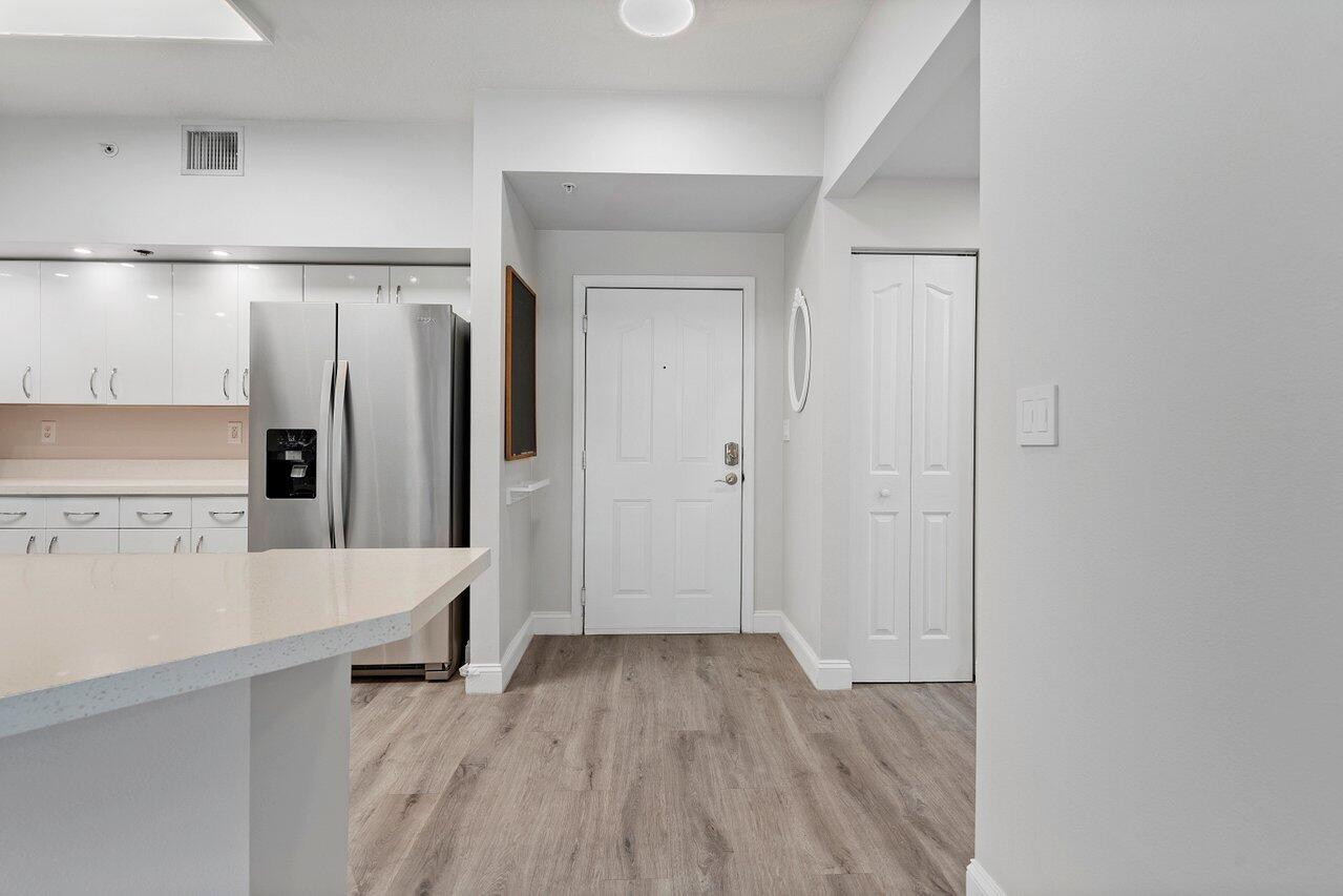 250 NE 3rd Avenue Unit: 1306