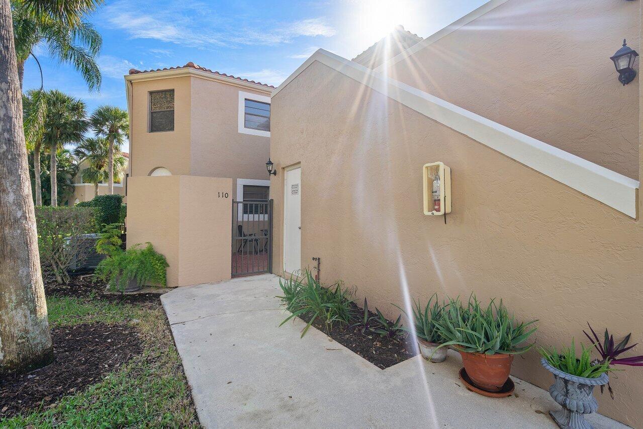 6614 Villa Sonrisa Drive Unit: 110