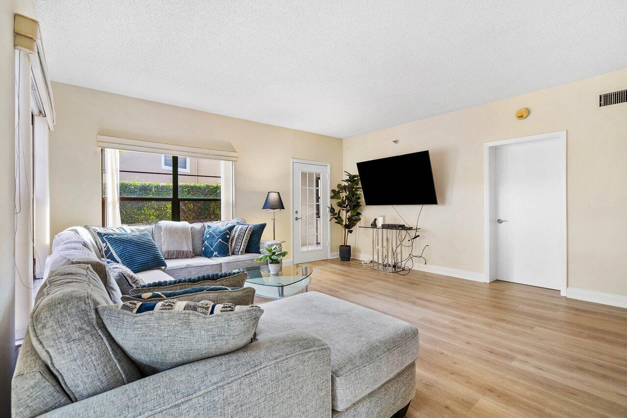 6614 Villa Sonrisa Drive Unit: 110