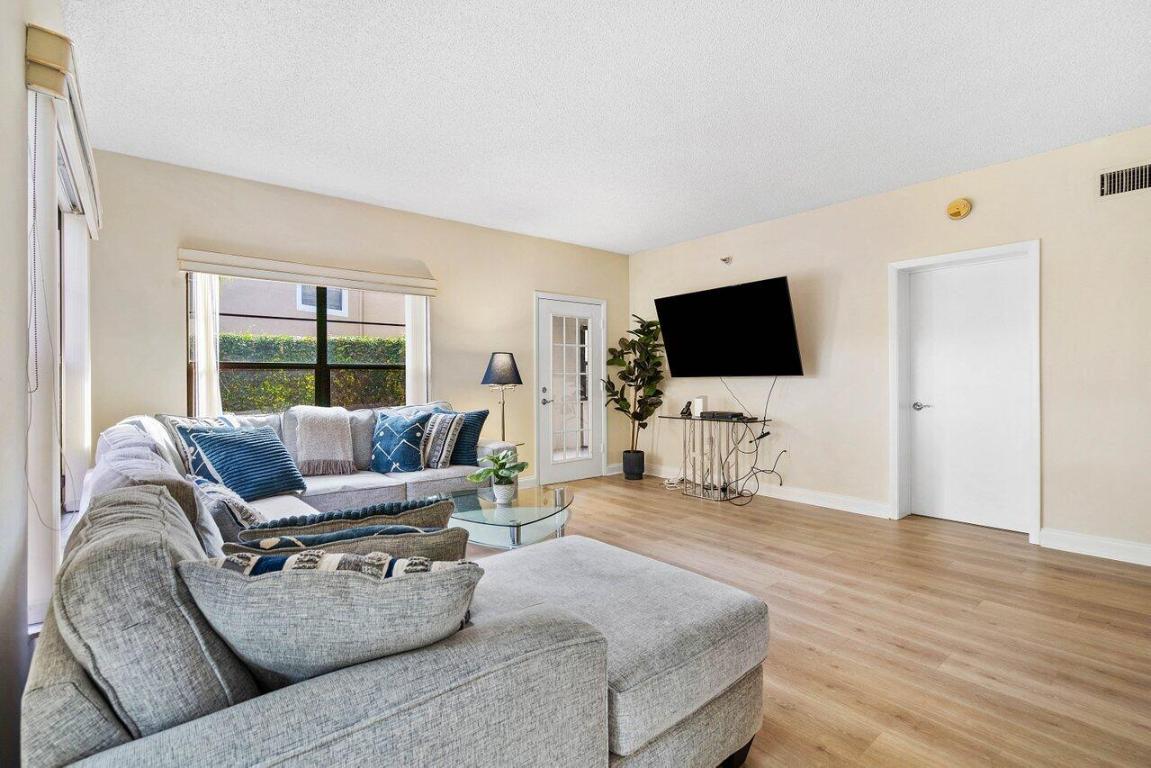 6614 Villa Sonrisa Drive Unit: 110