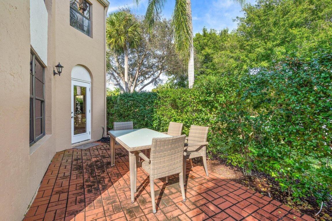 6614 Villa Sonrisa Drive Unit: 110