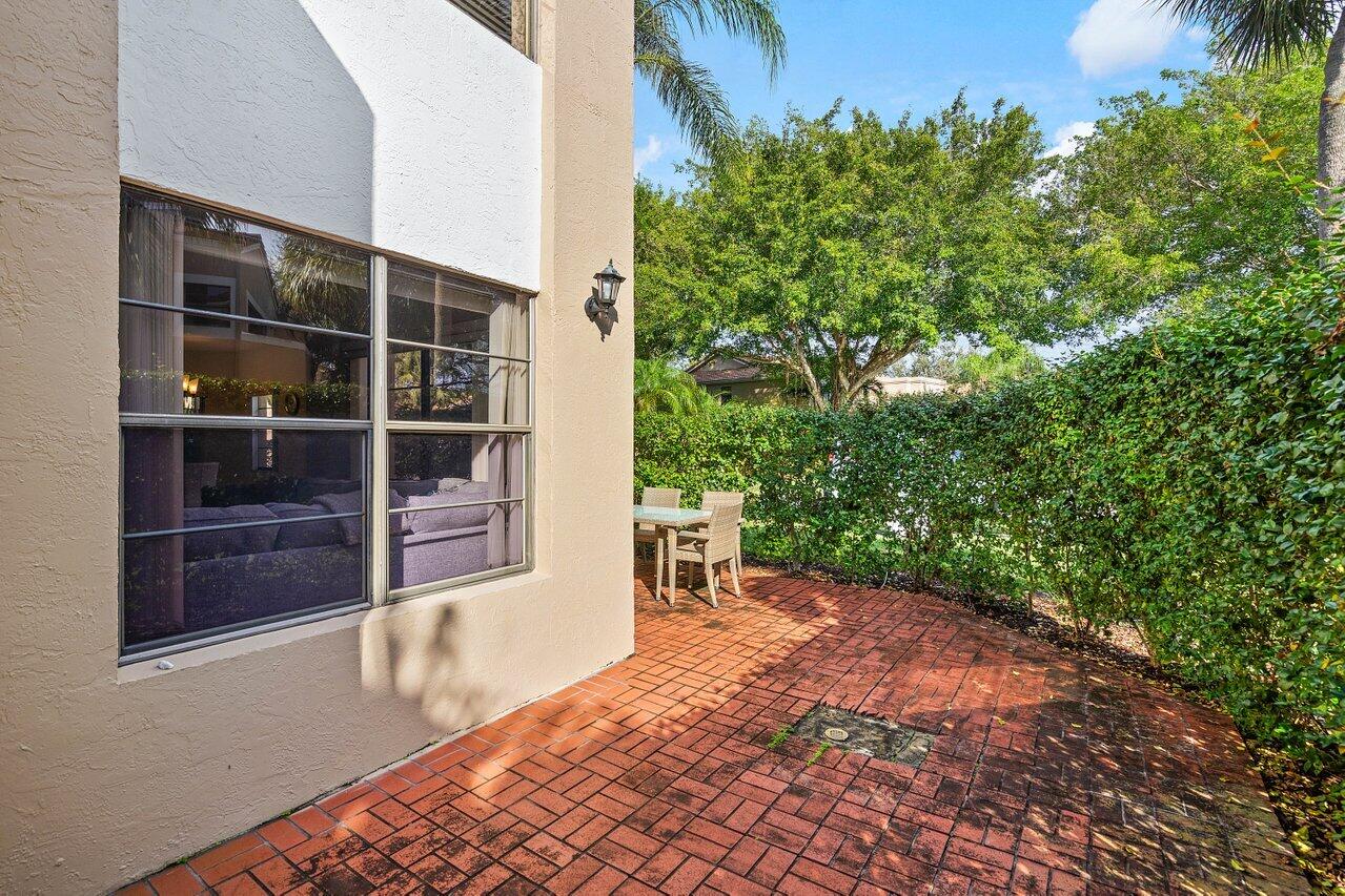 6614 Villa Sonrisa Drive Unit: 110