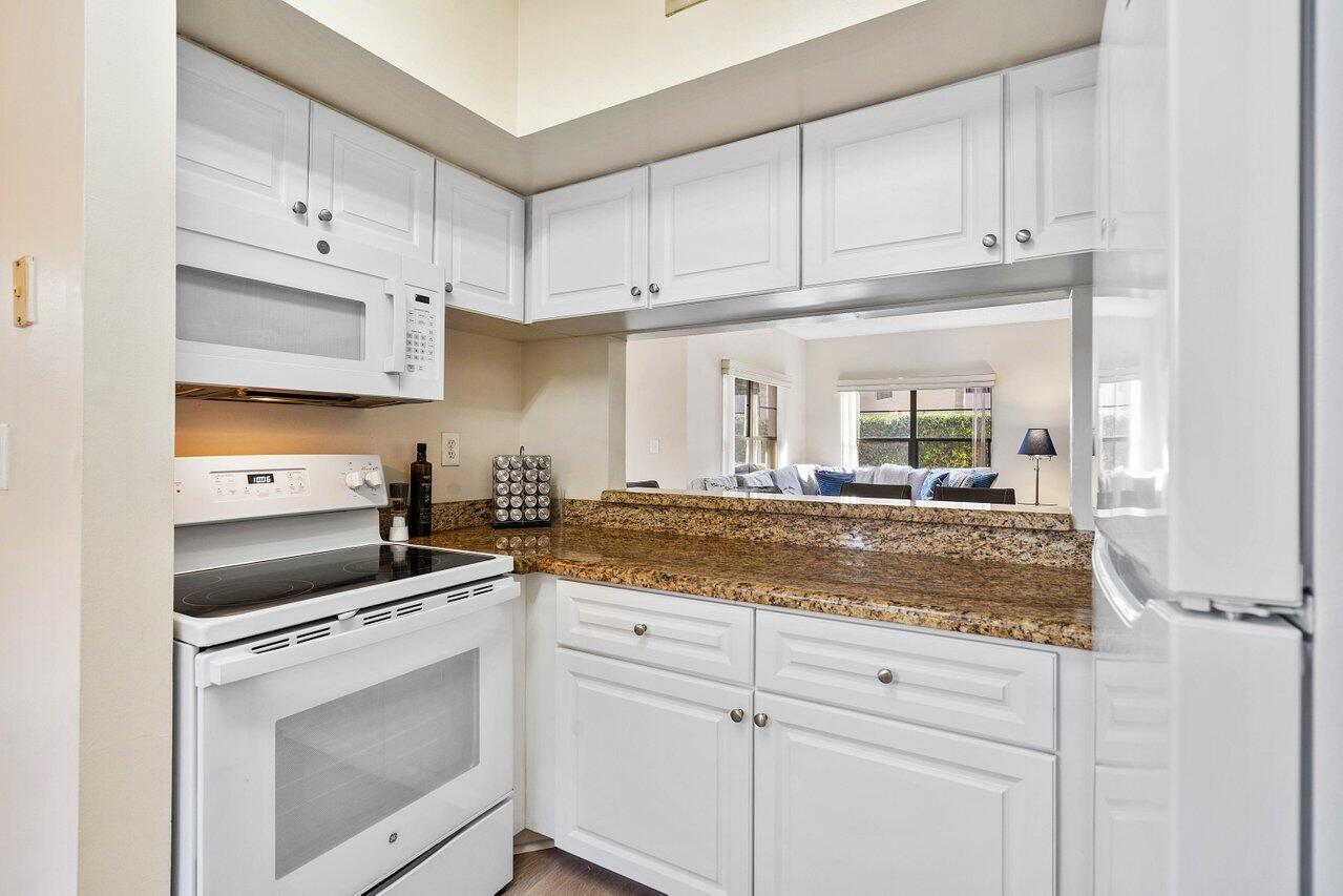 6614 Villa Sonrisa Drive Unit: 110