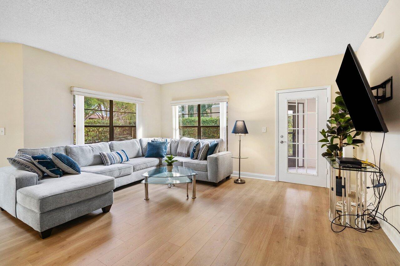 6614 Villa Sonrisa Drive Unit: 110