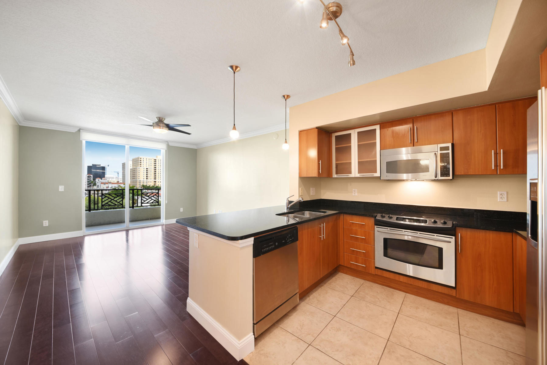 600 S Dixie Highway 503