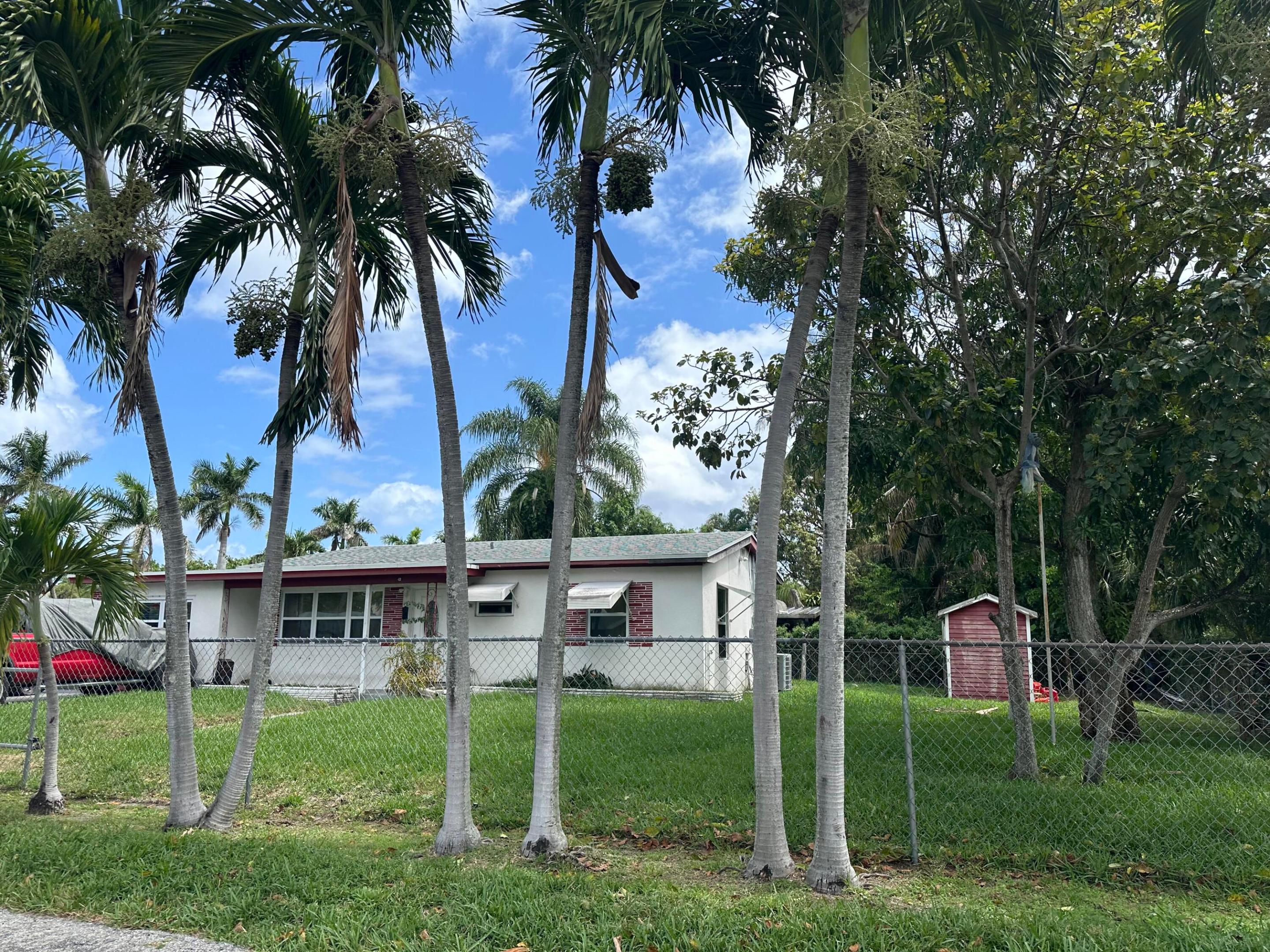 124 SW 8th Street