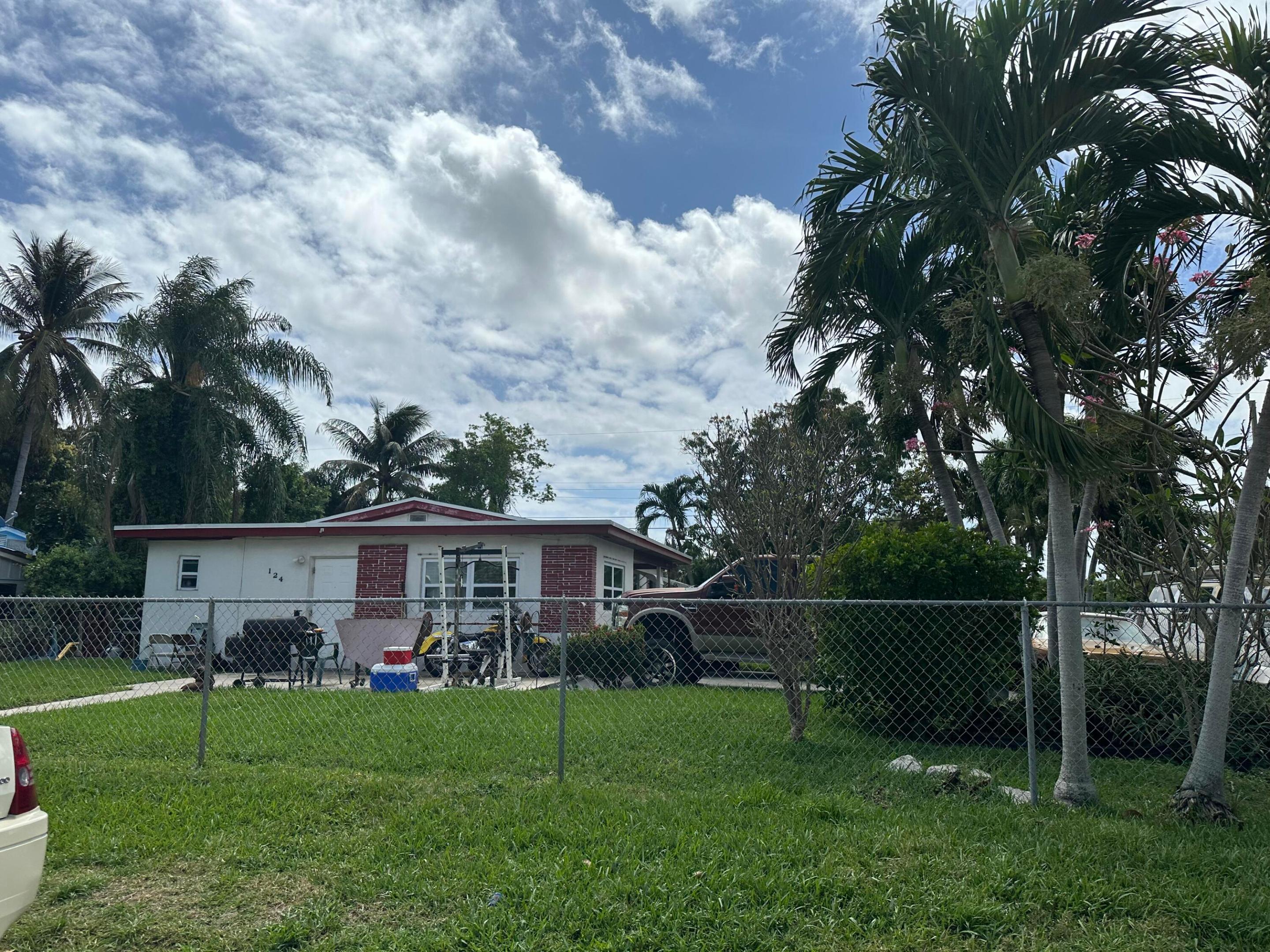 124 SW 8th Street