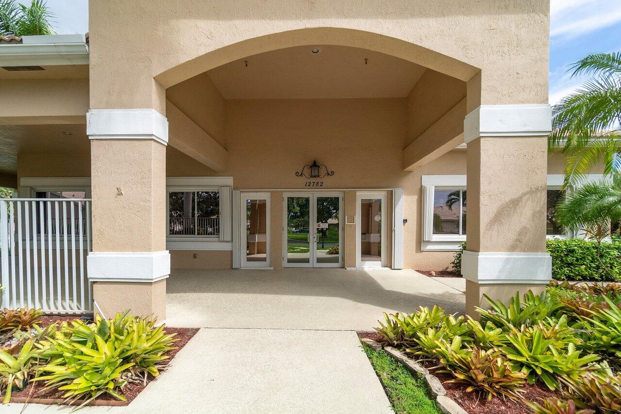 12950 Hampton Lakes Circle