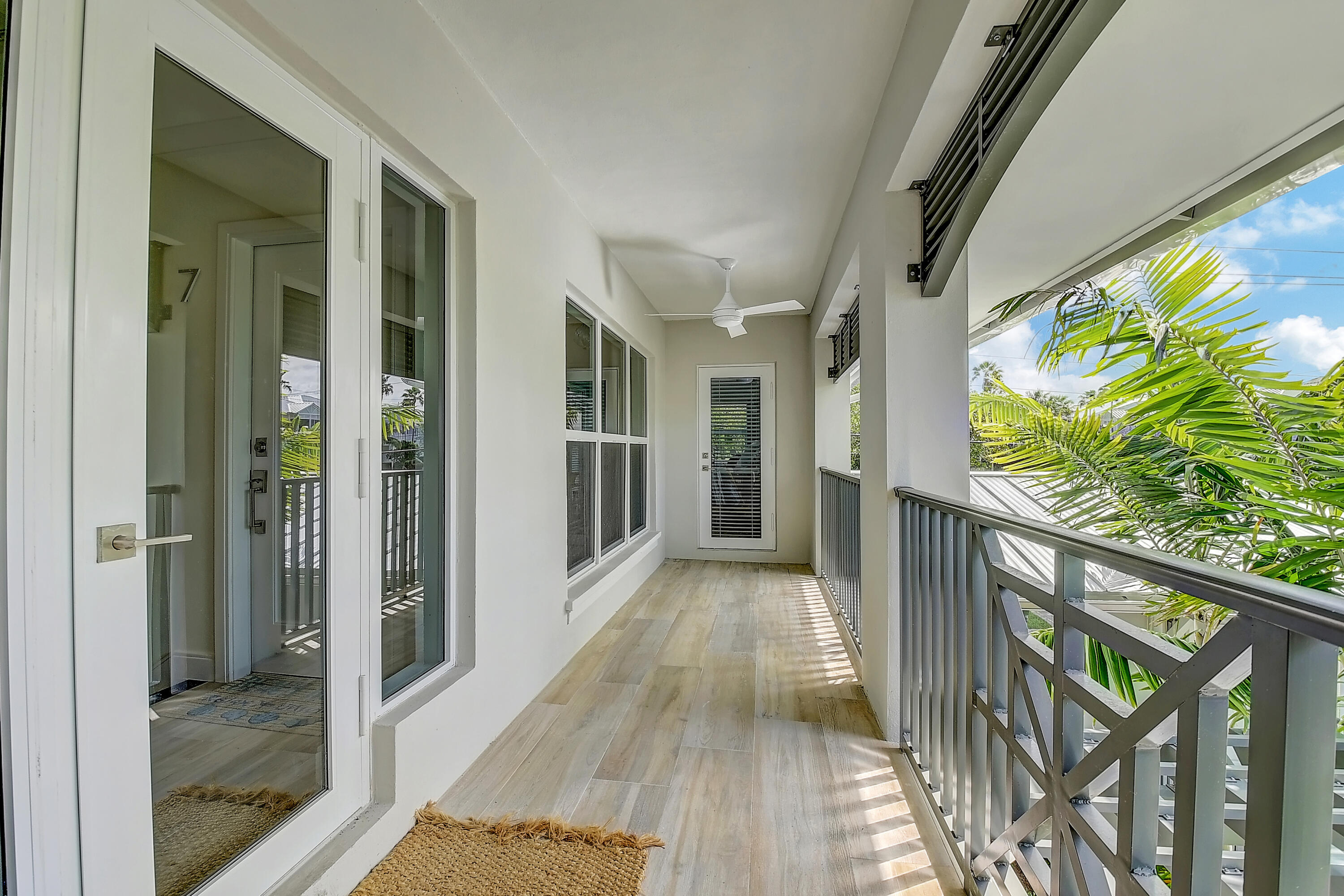 1025 Casuarina Road 7