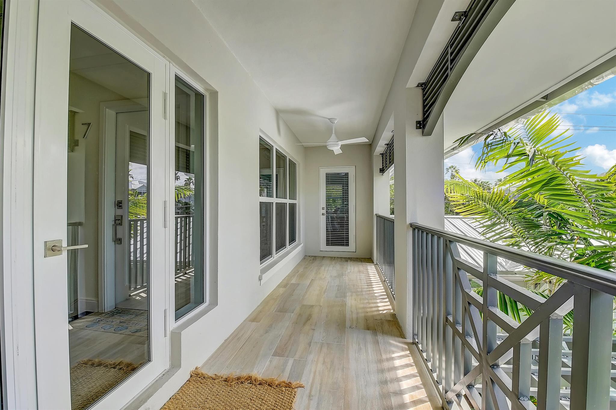 1025 Casuarina Road 7