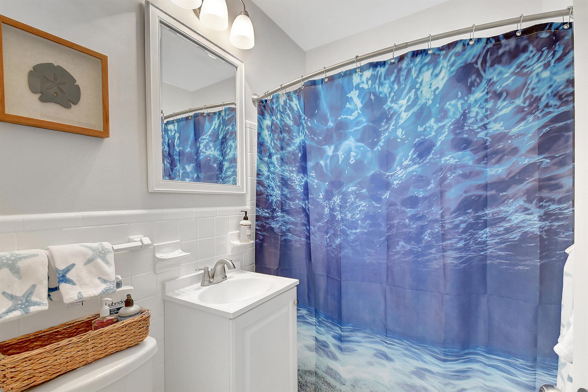 1025 Casuarina Road 7