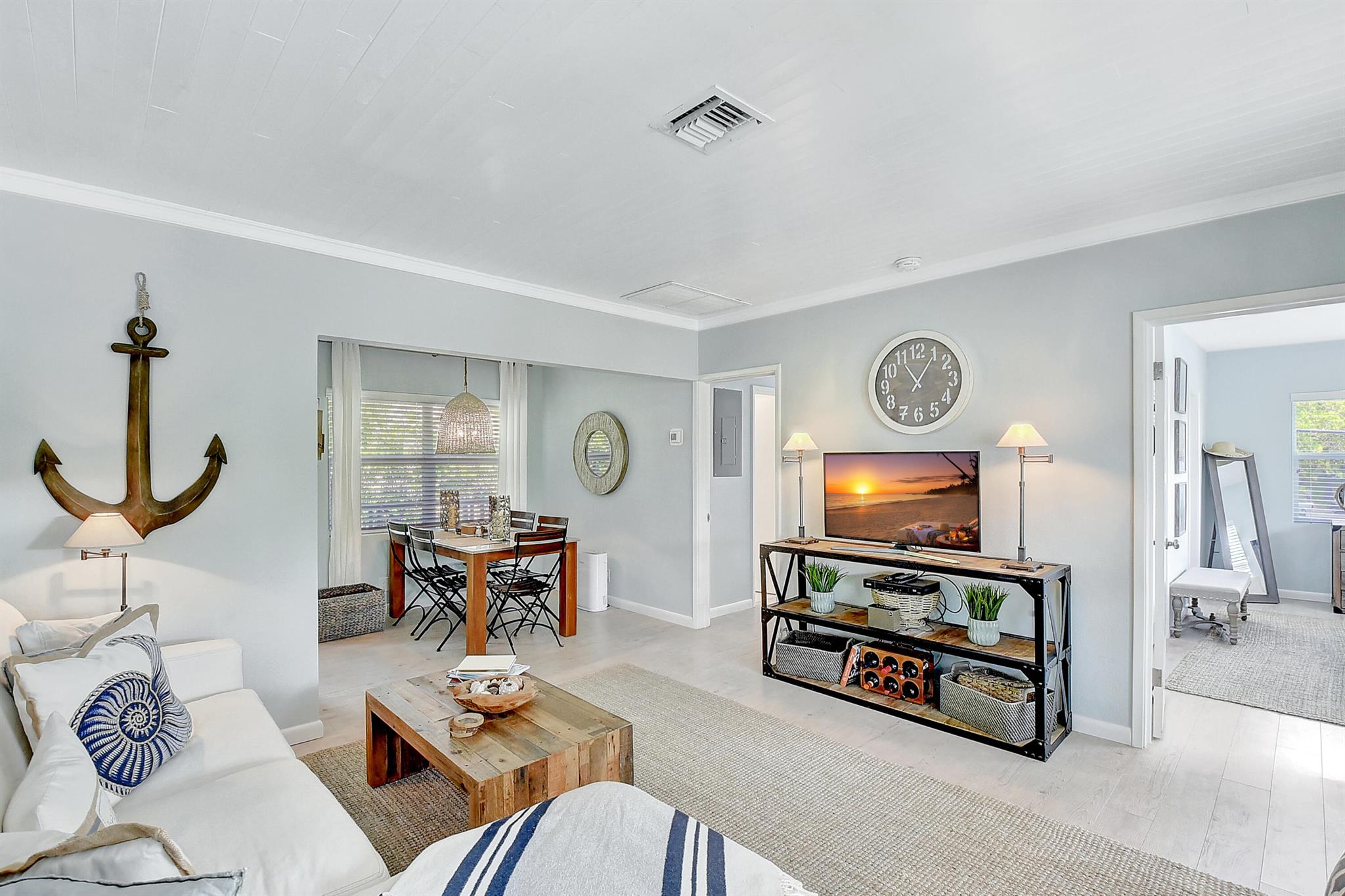 1025 Casuarina Road 7