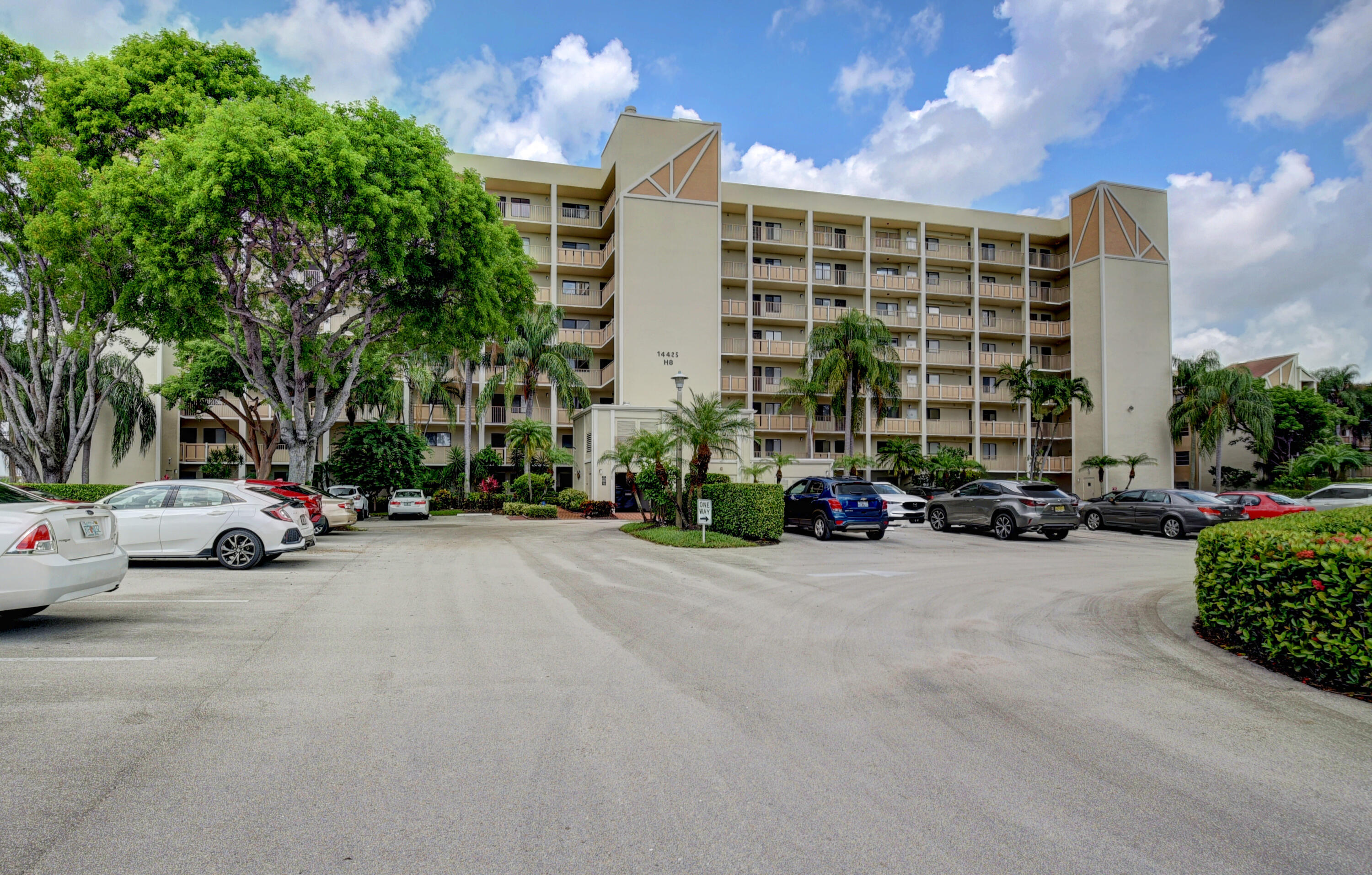 14425 Strathmore Lane 608