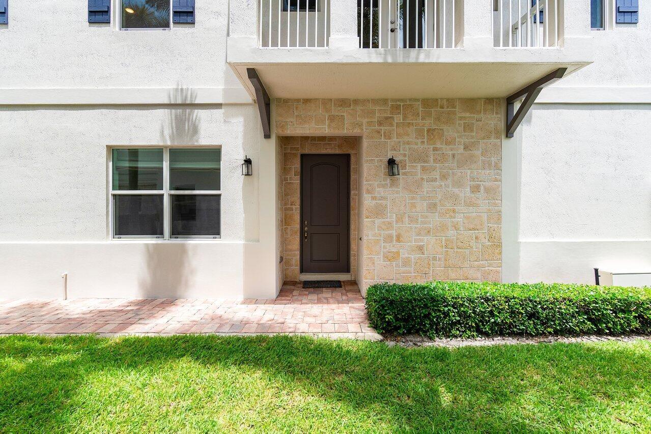 100 NW 69th Circle 76