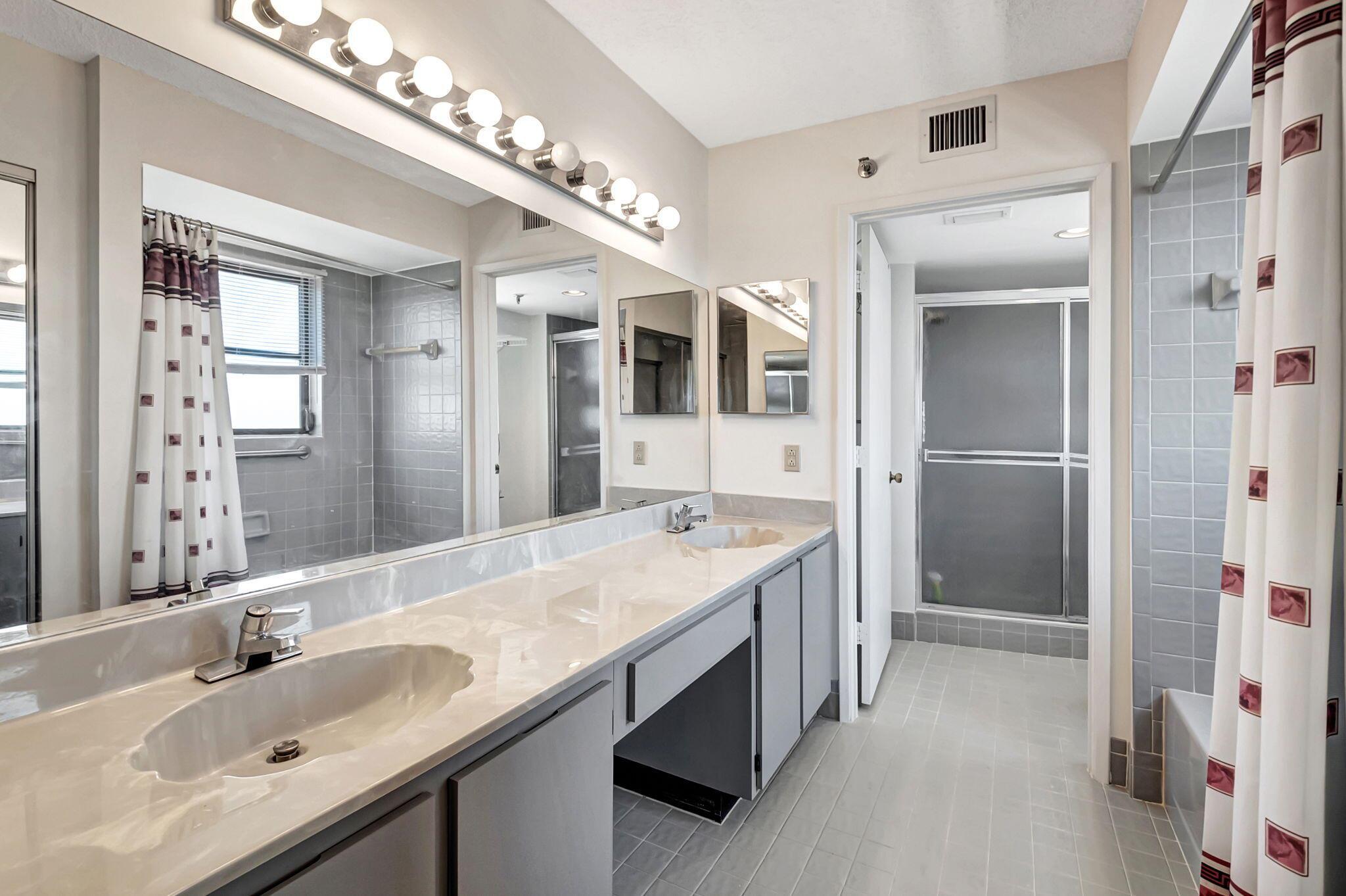 7380 S Oriole Boulevard 801