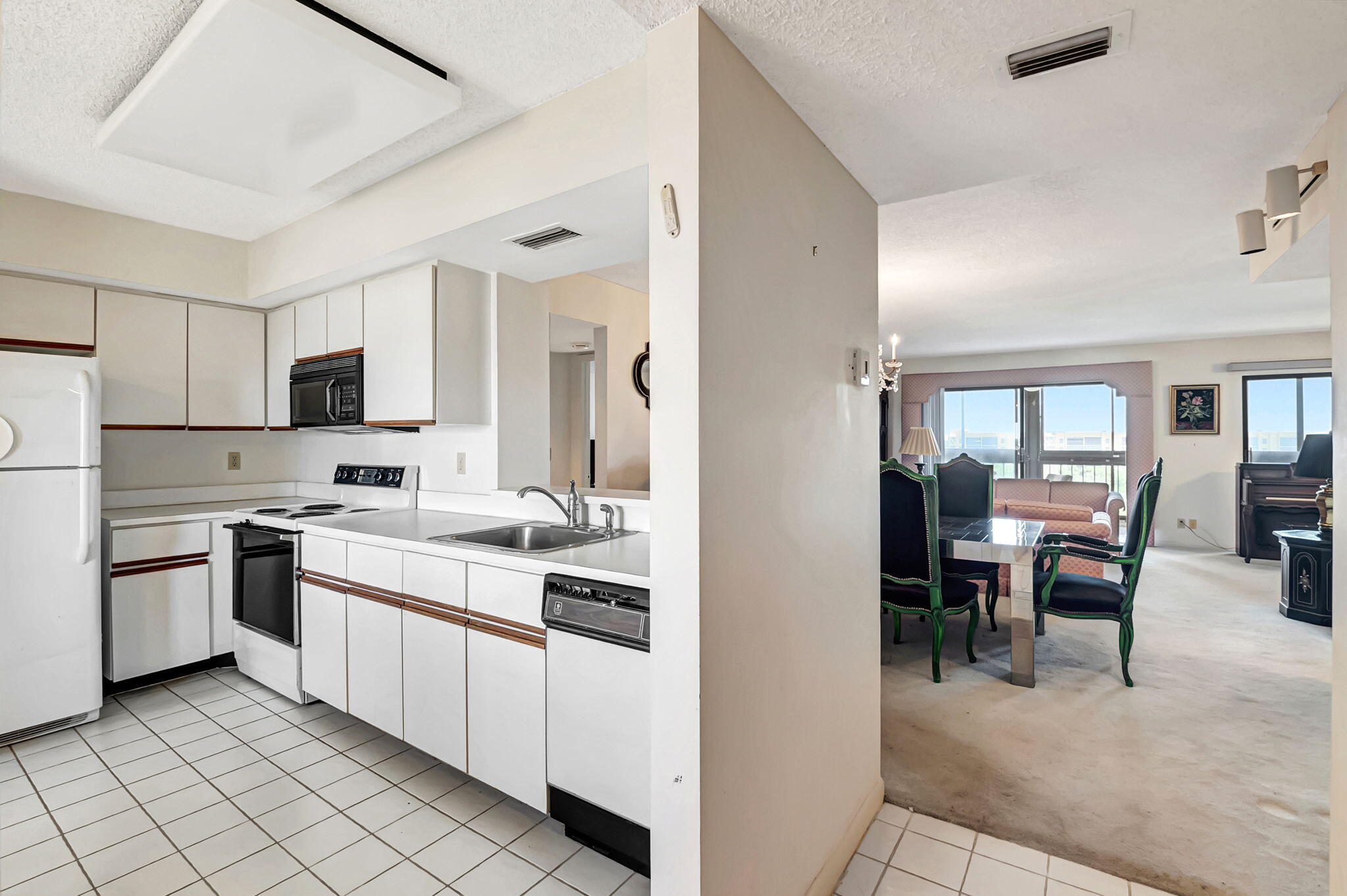 7380 S Oriole Boulevard 801