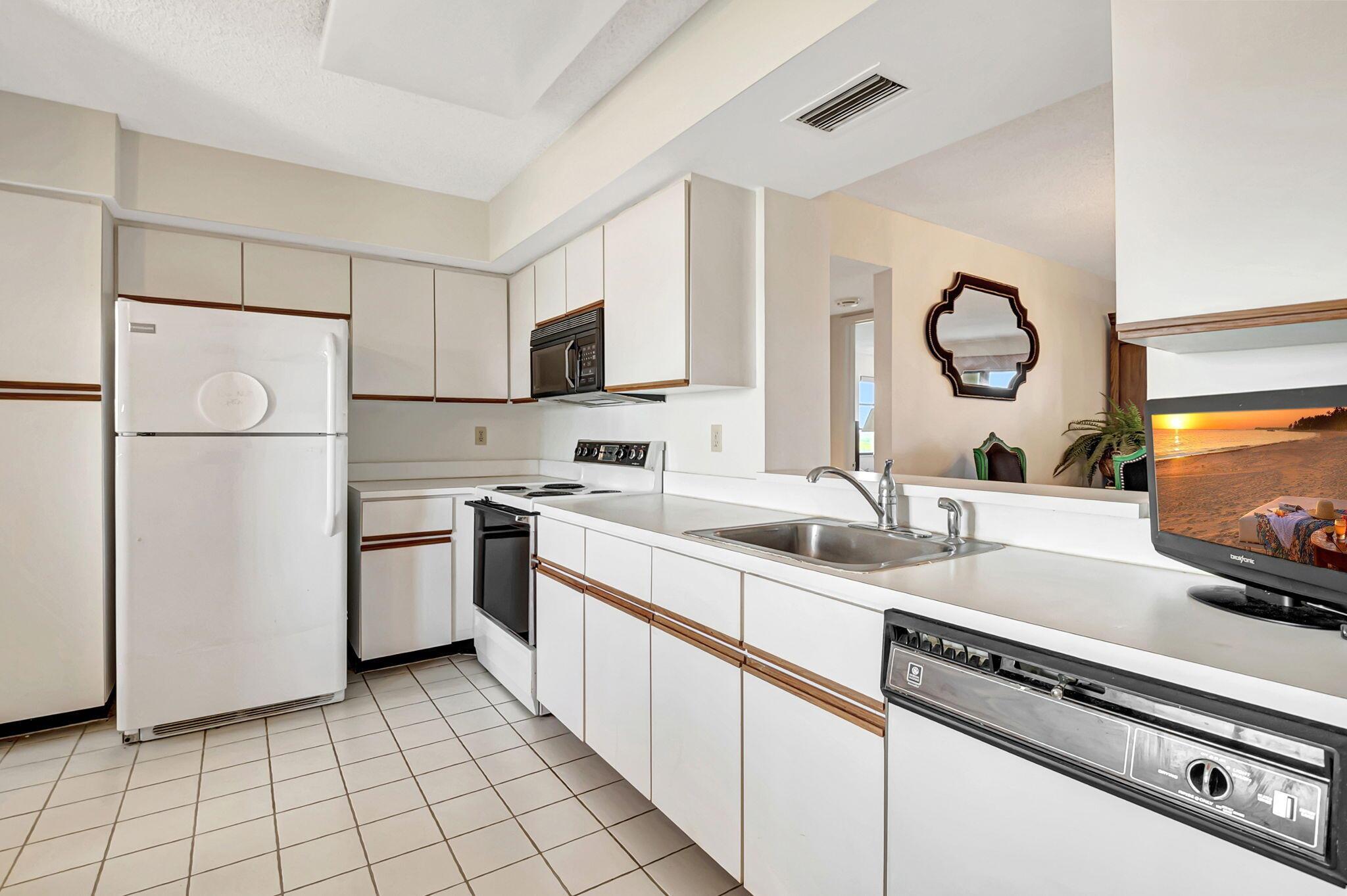 7380 S Oriole Boulevard 801