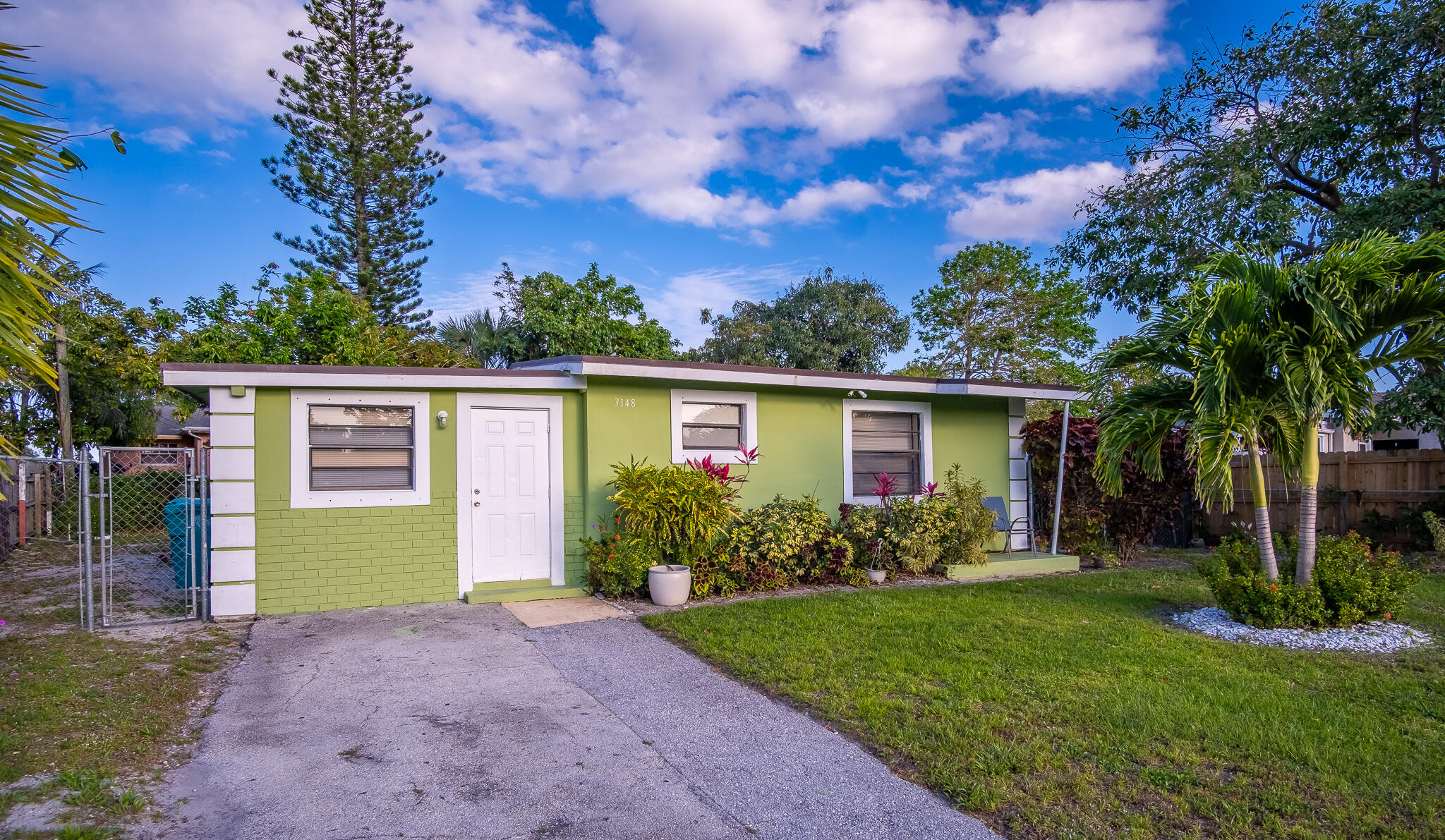 3148 E Palm Drive
