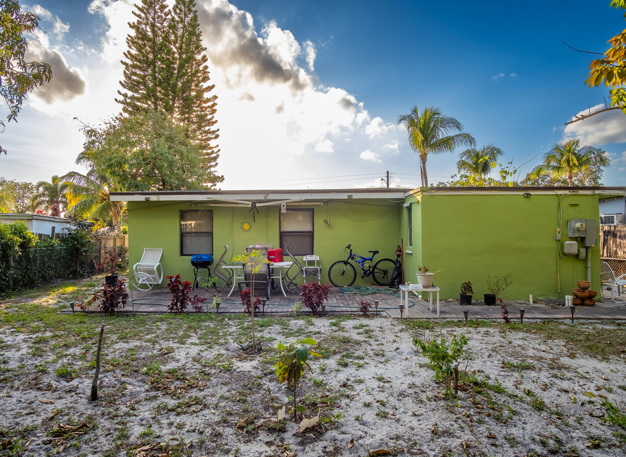 3148 E Palm Drive
