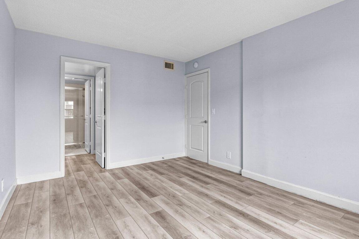 308 Golfview Road 401