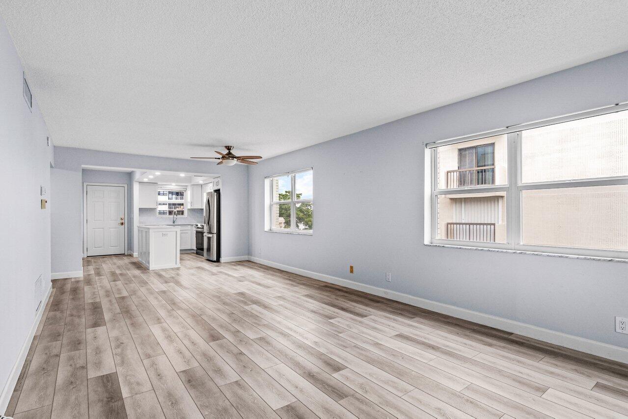 308 Golfview Road 401