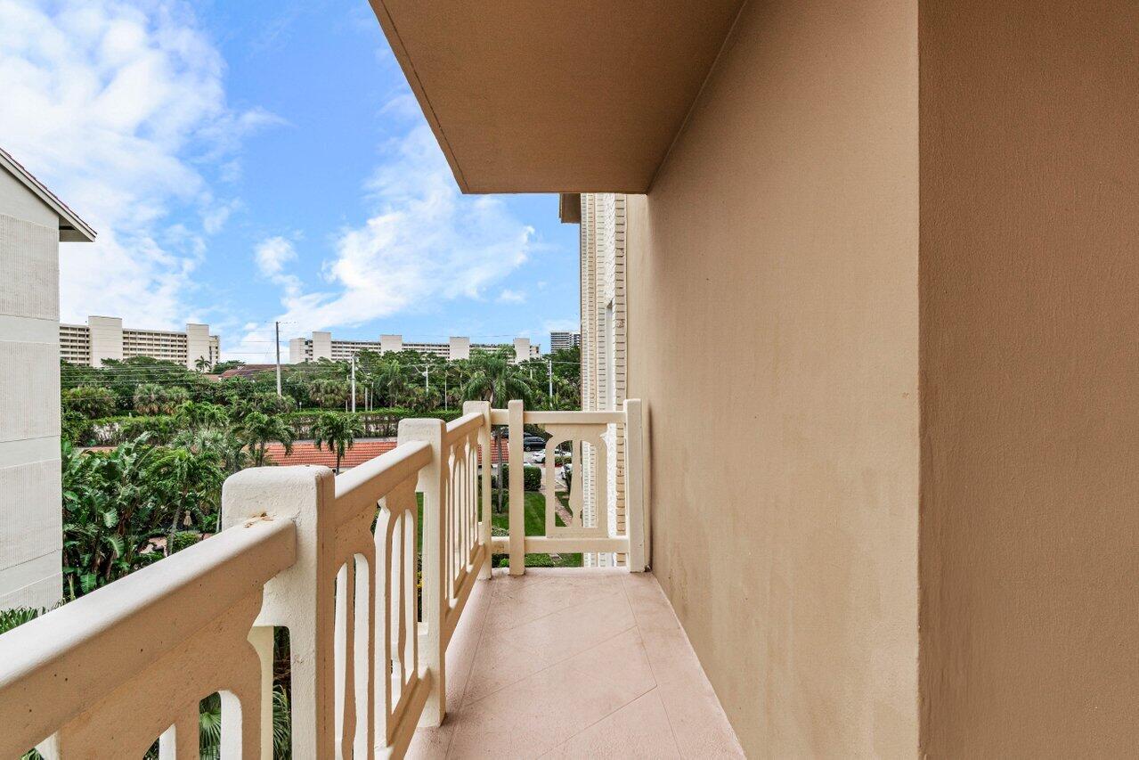 308 Golfview Road 401