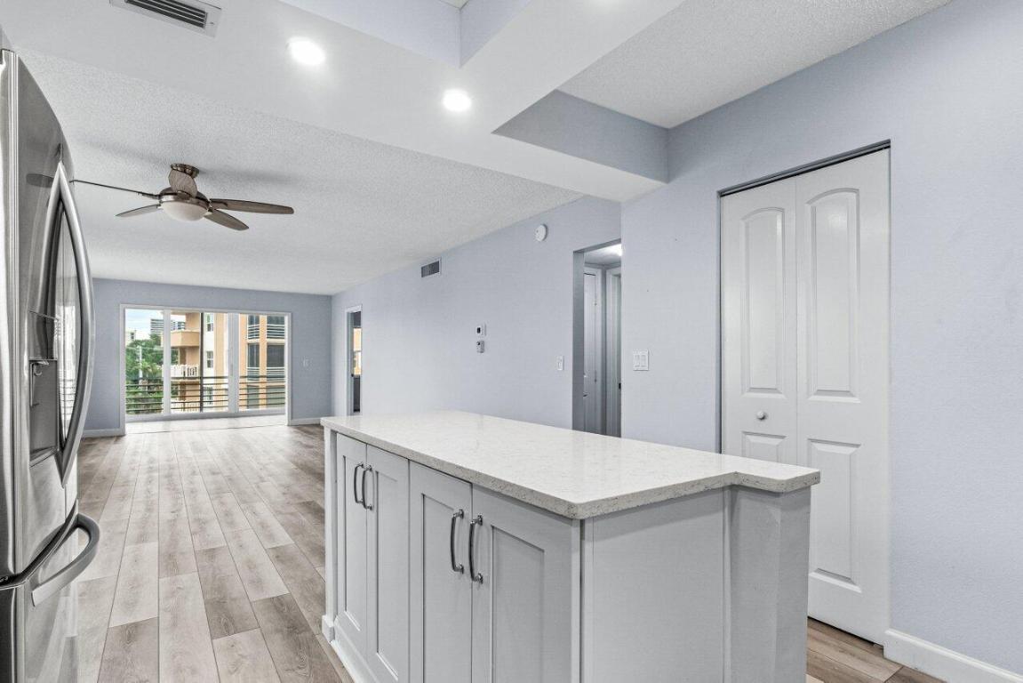 308 Golfview Road 401