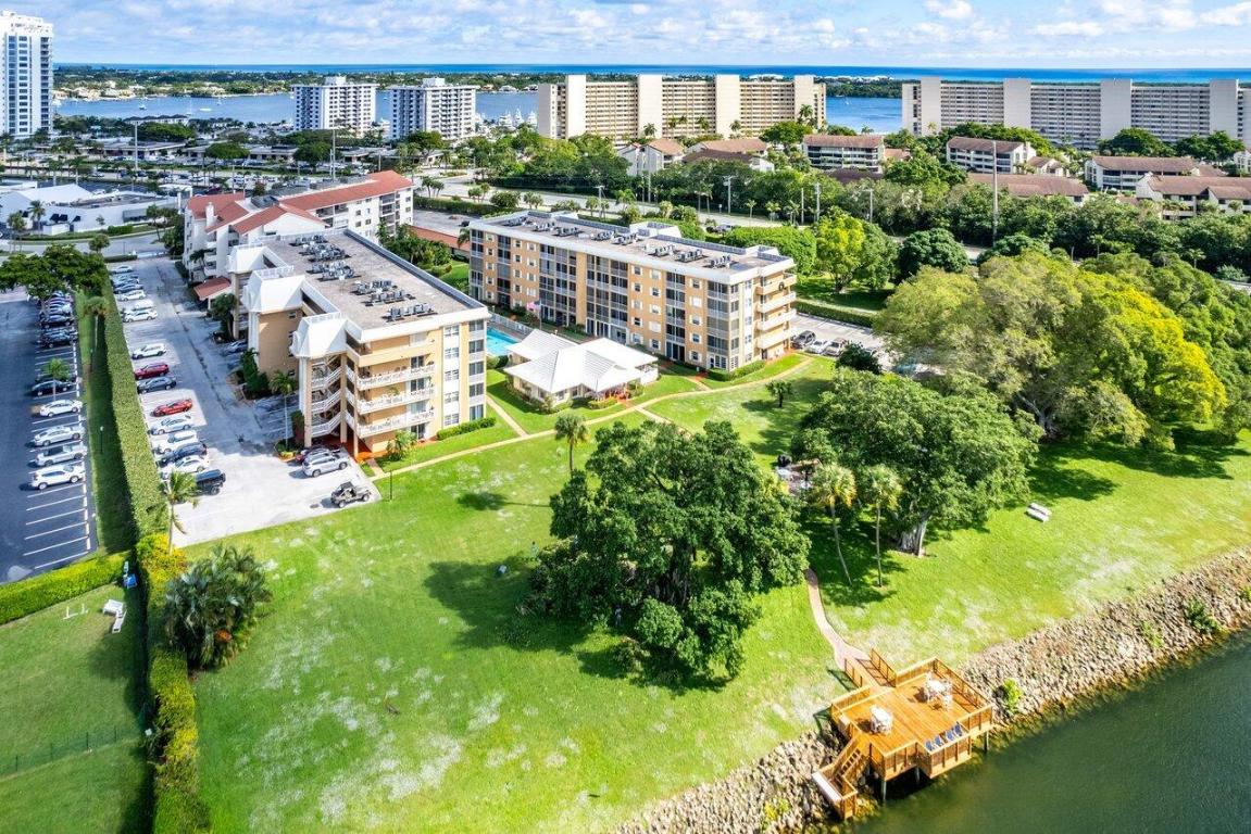 308 Golfview Road 401