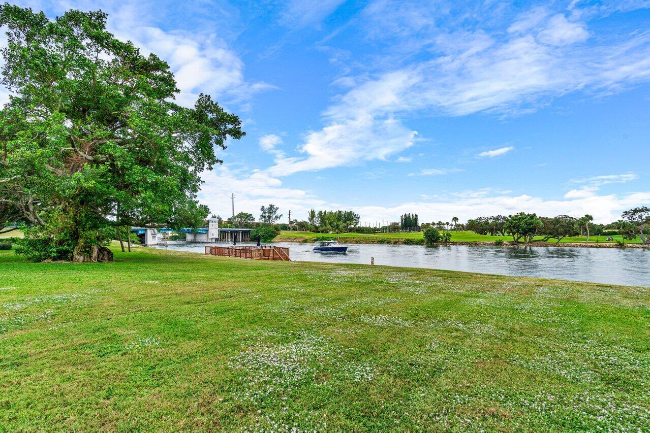 308 Golfview Road 401