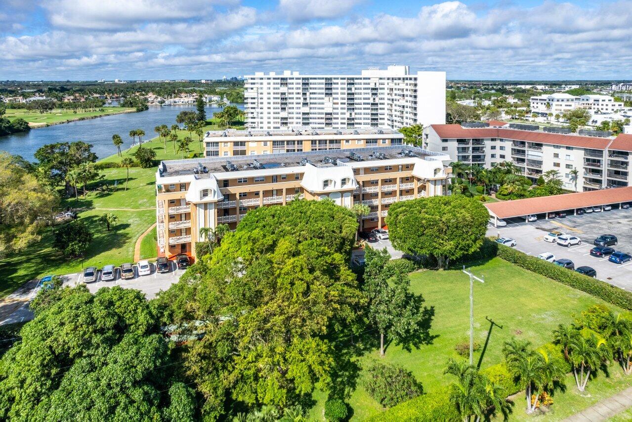 308 Golfview Road 401