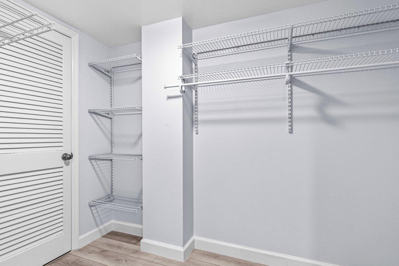 308 Golfview Road 401