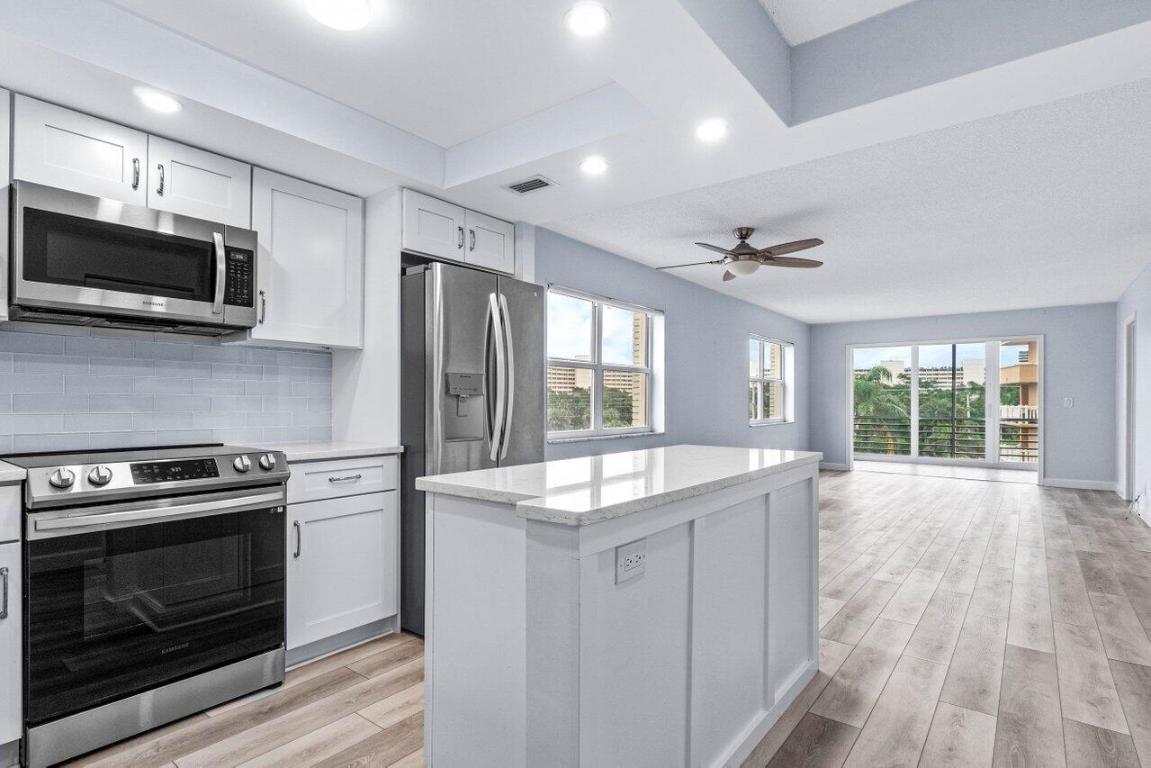 308 Golfview Road 401