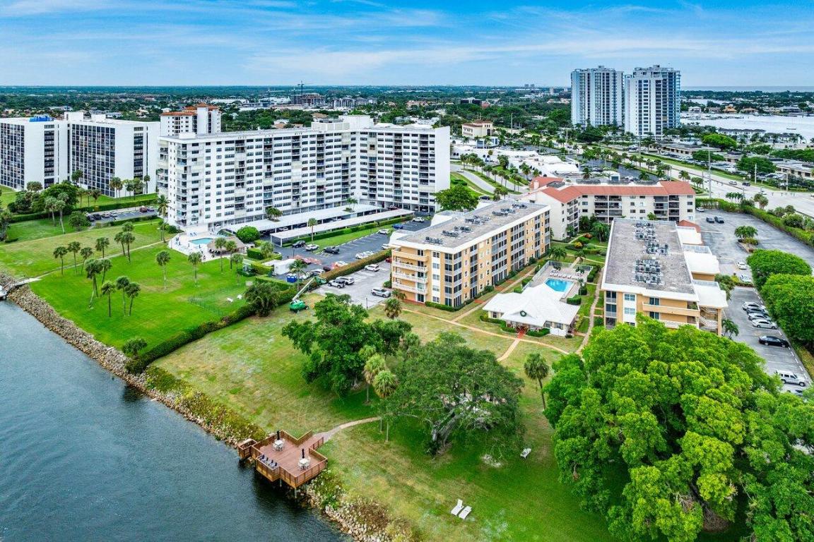 308 Golfview Road 401