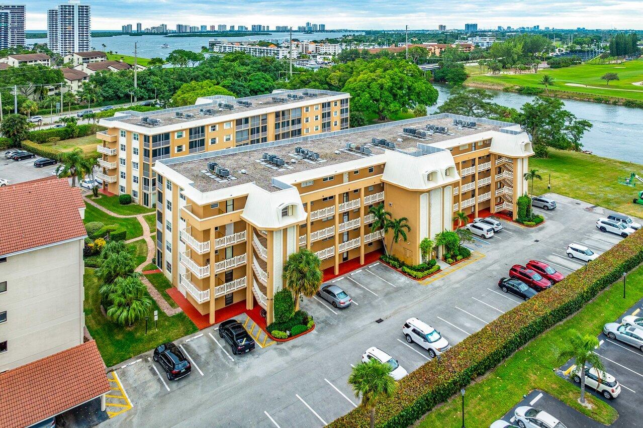 308 Golfview Road 401