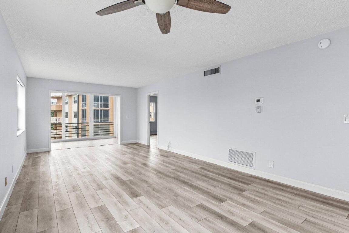 308 Golfview Road 401