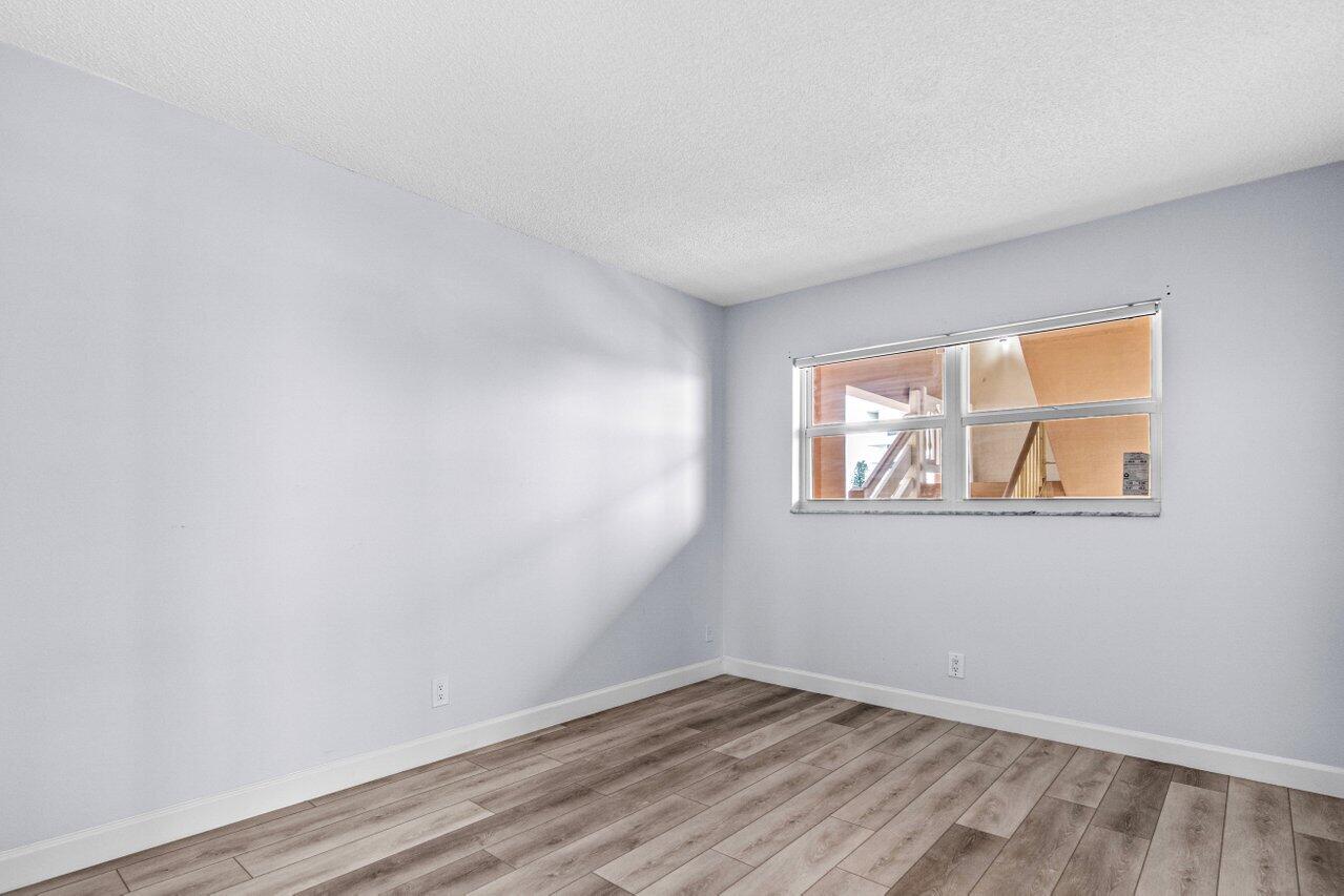 308 Golfview Road 401