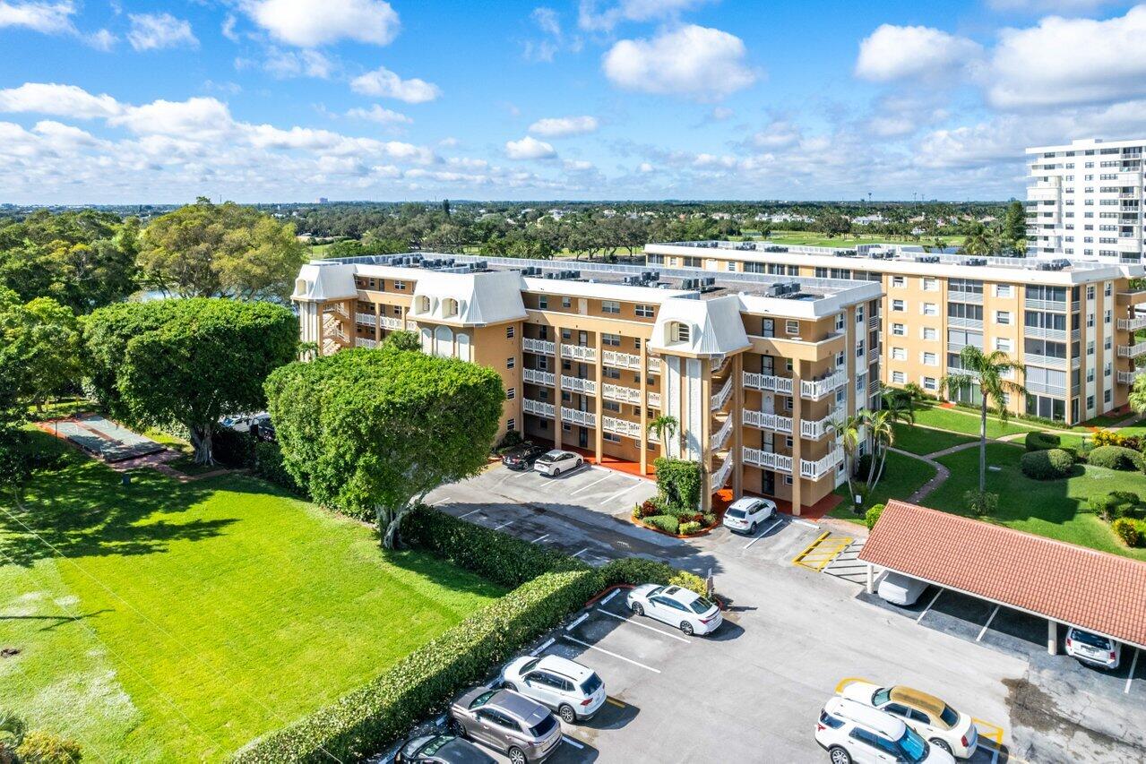 308 Golfview Road 401