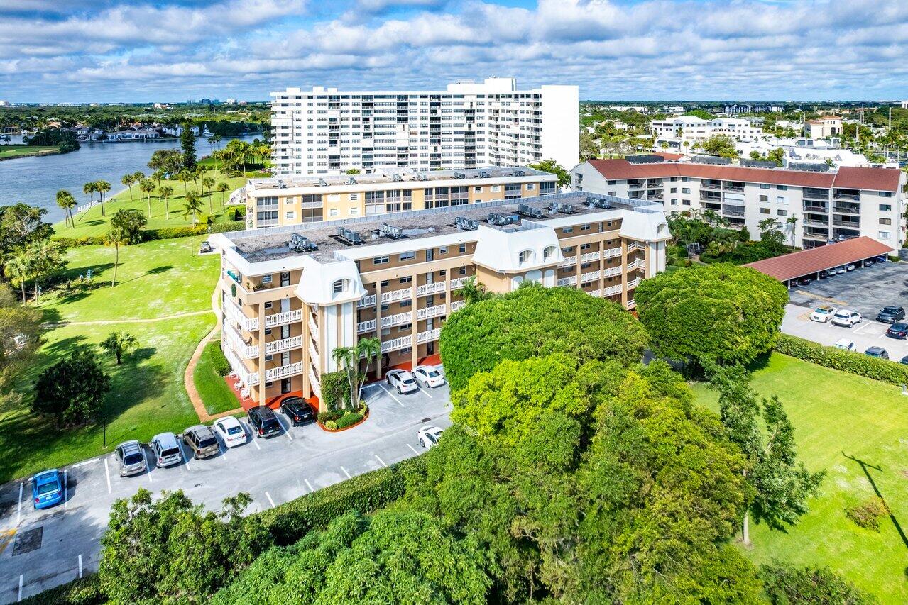 308 Golfview Road 401