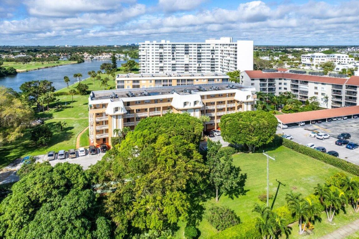 308 Golfview Road 401