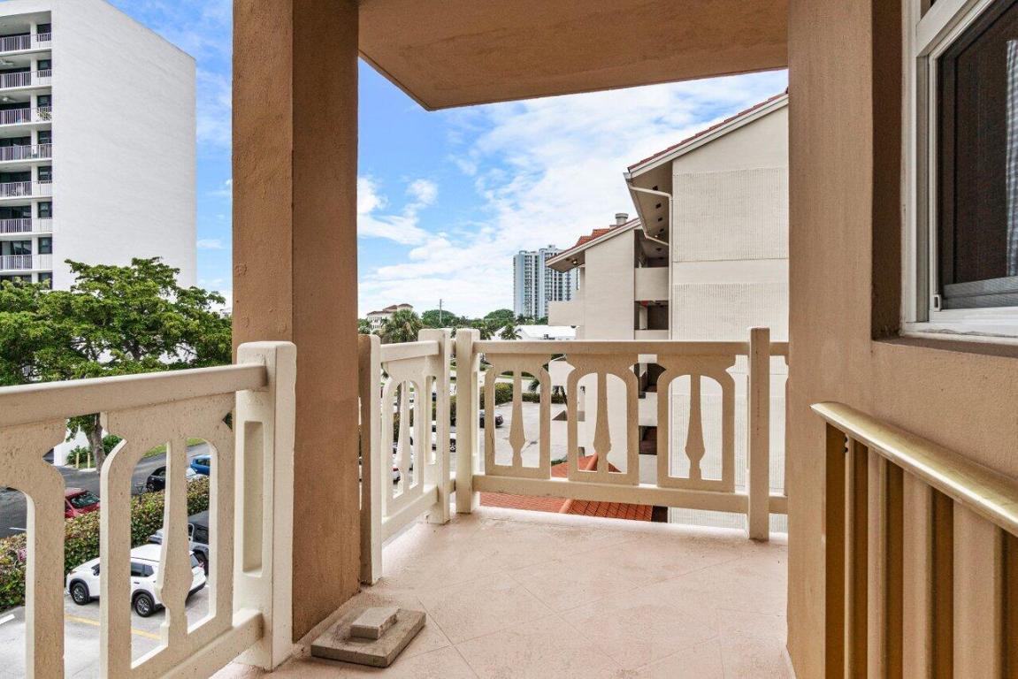 308 Golfview Road 401