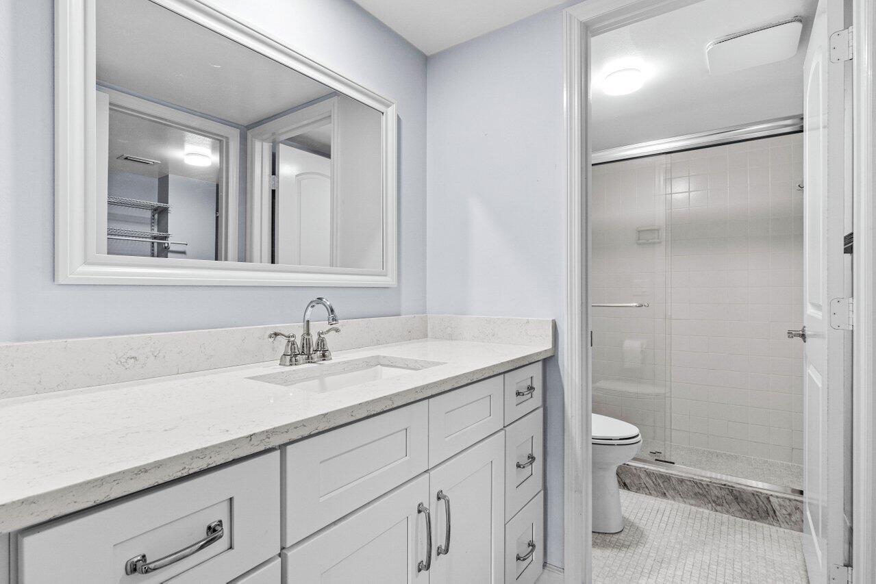 308 Golfview Road 401