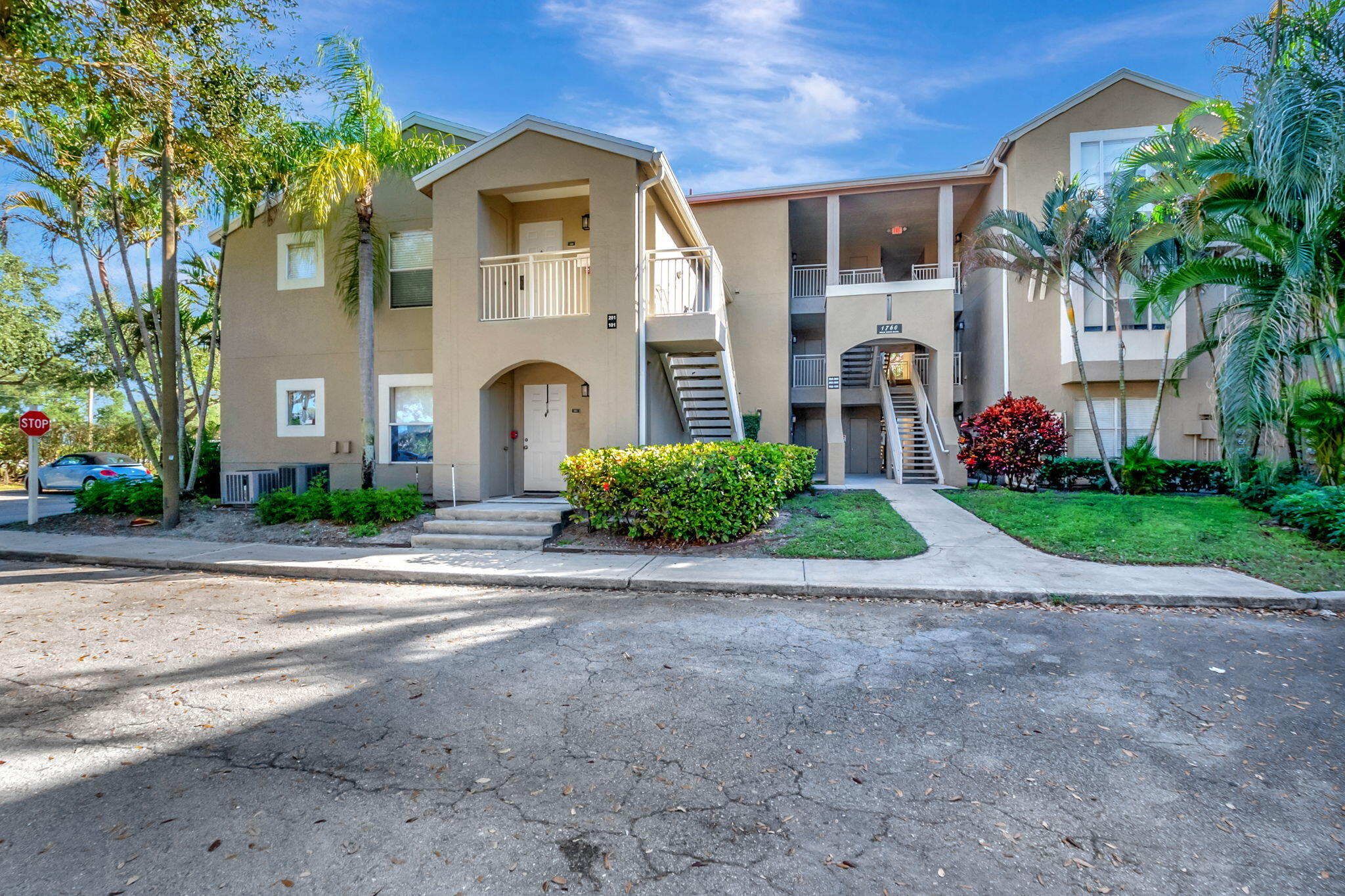 1760 Palm Cove Boulevard 5-202