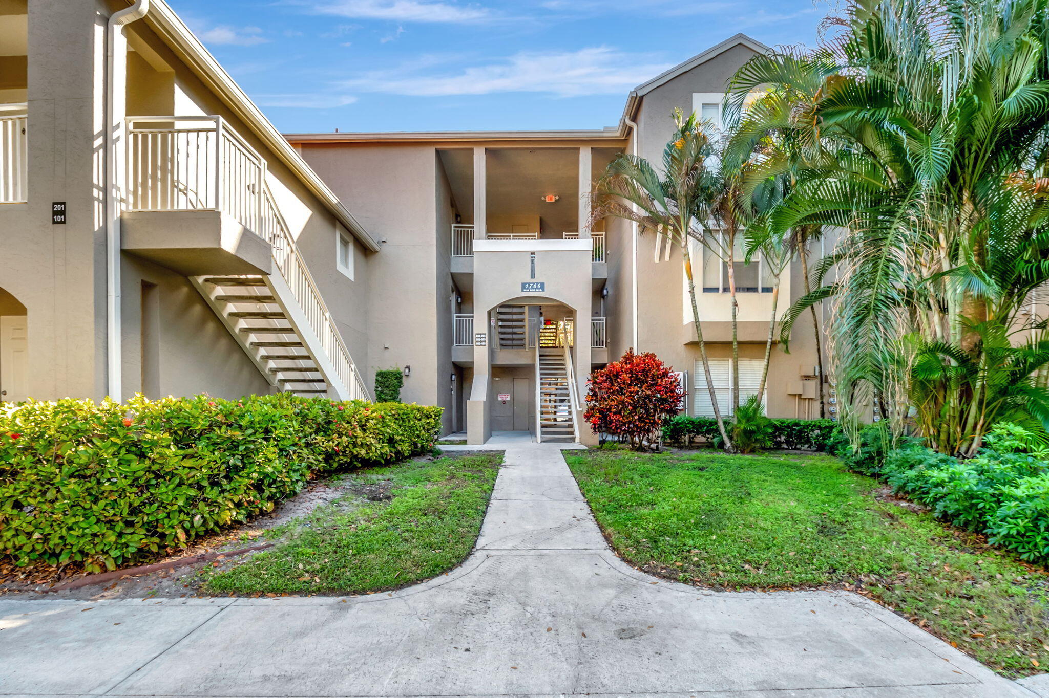 1760 Palm Cove Boulevard 5-202