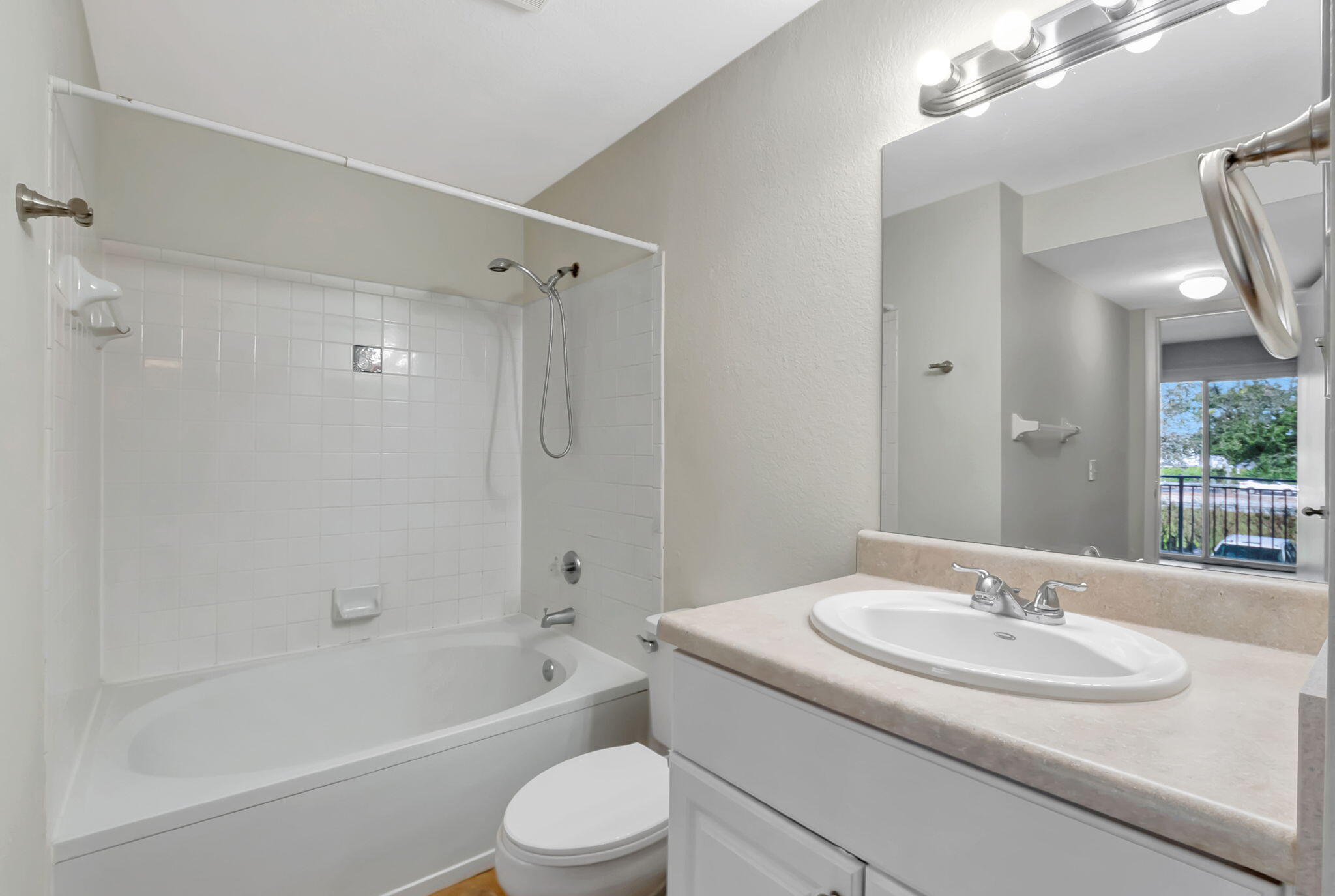 1760 Palm Cove Boulevard 5-202