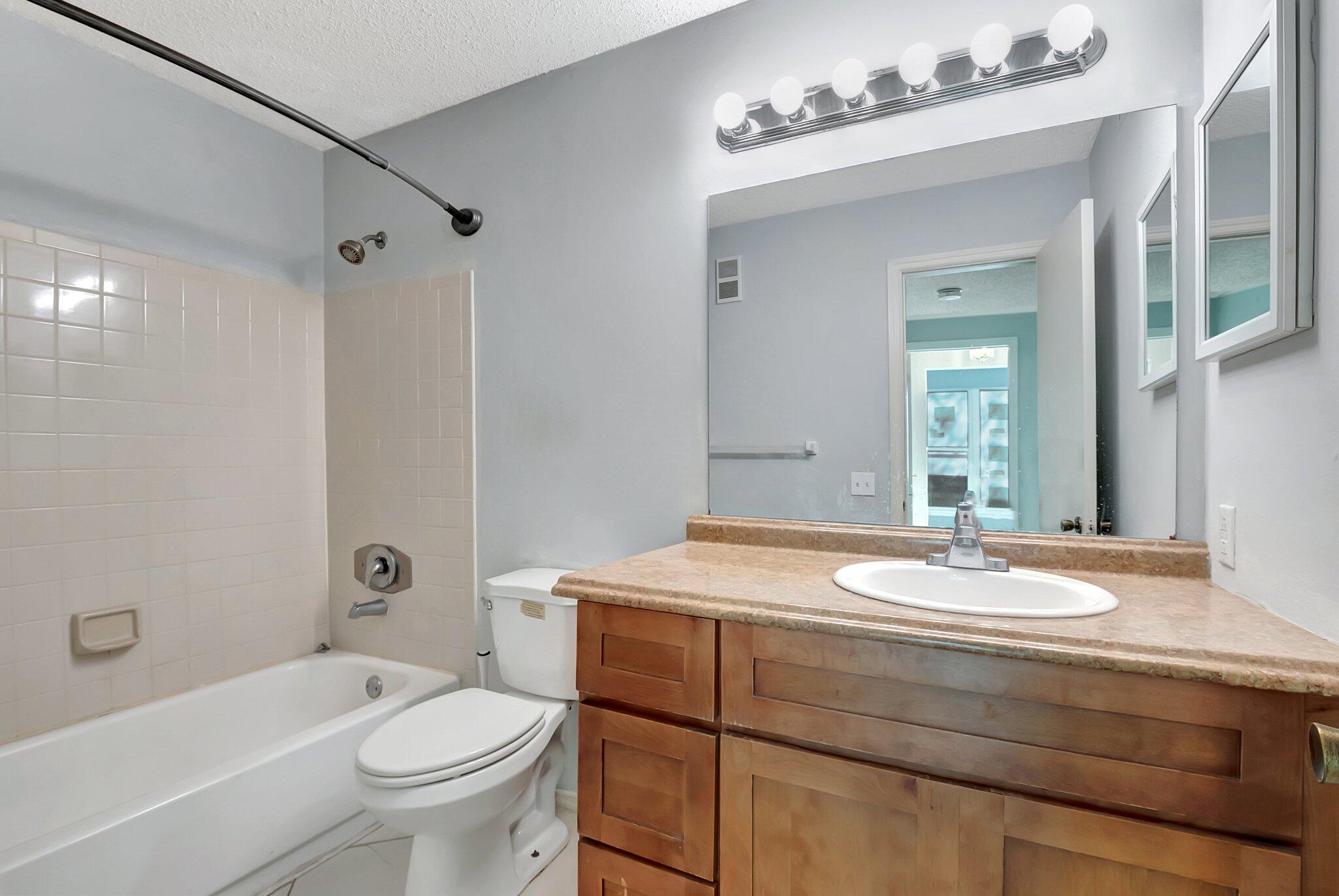 2301 N Congress Avenue 23