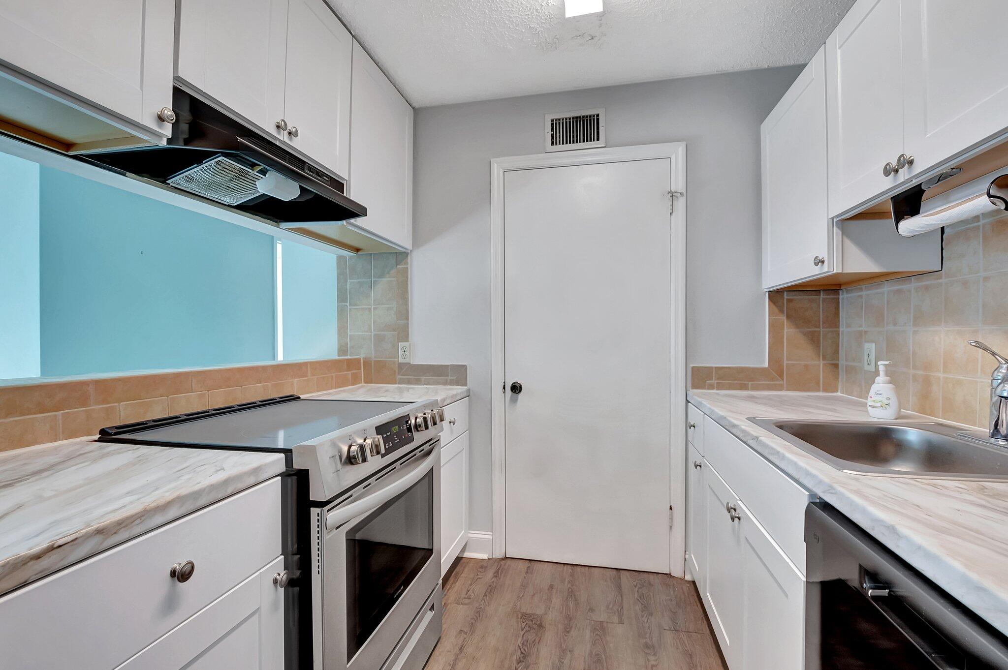 2301 N Congress Avenue 23