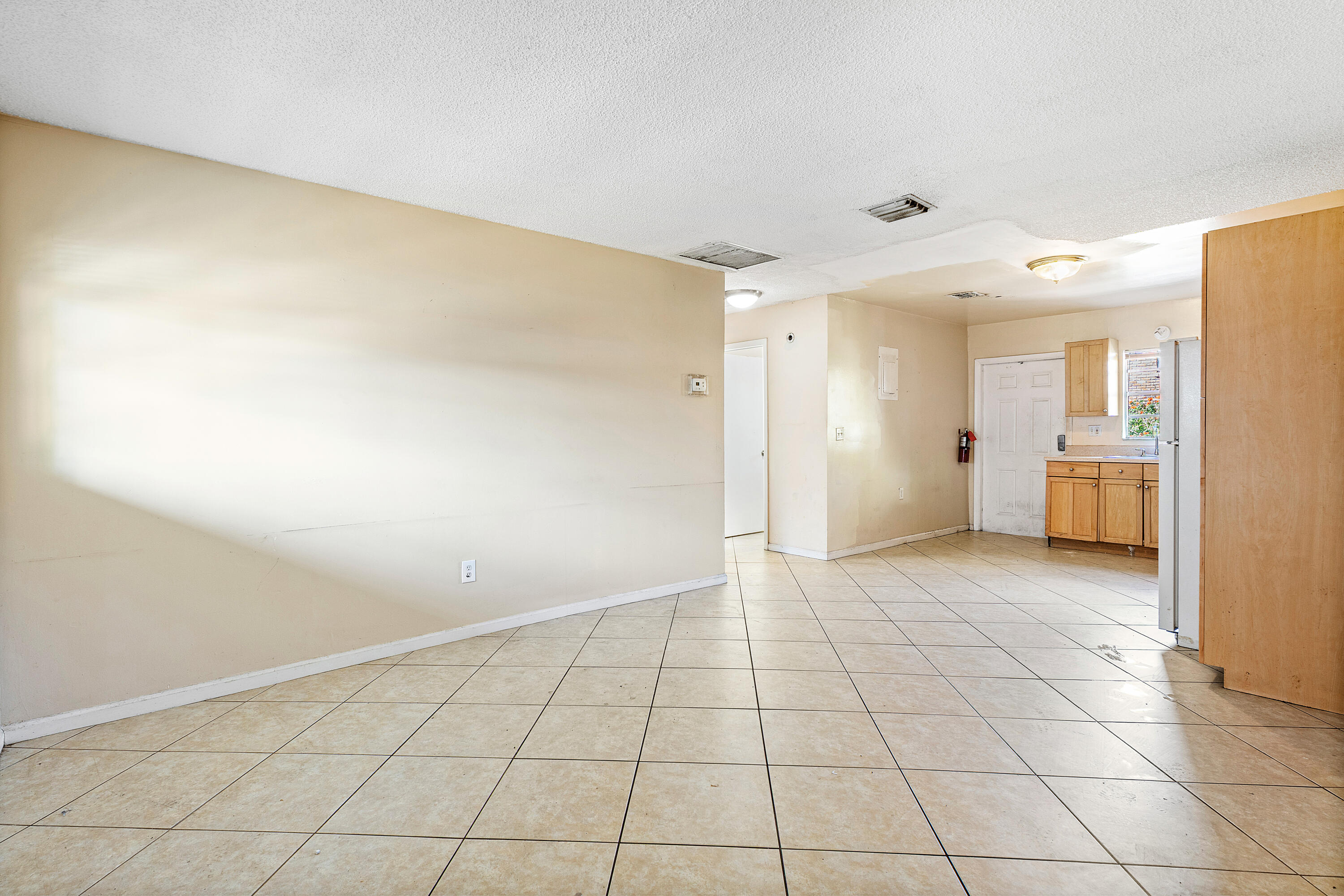 144 SW 2nd Avenue